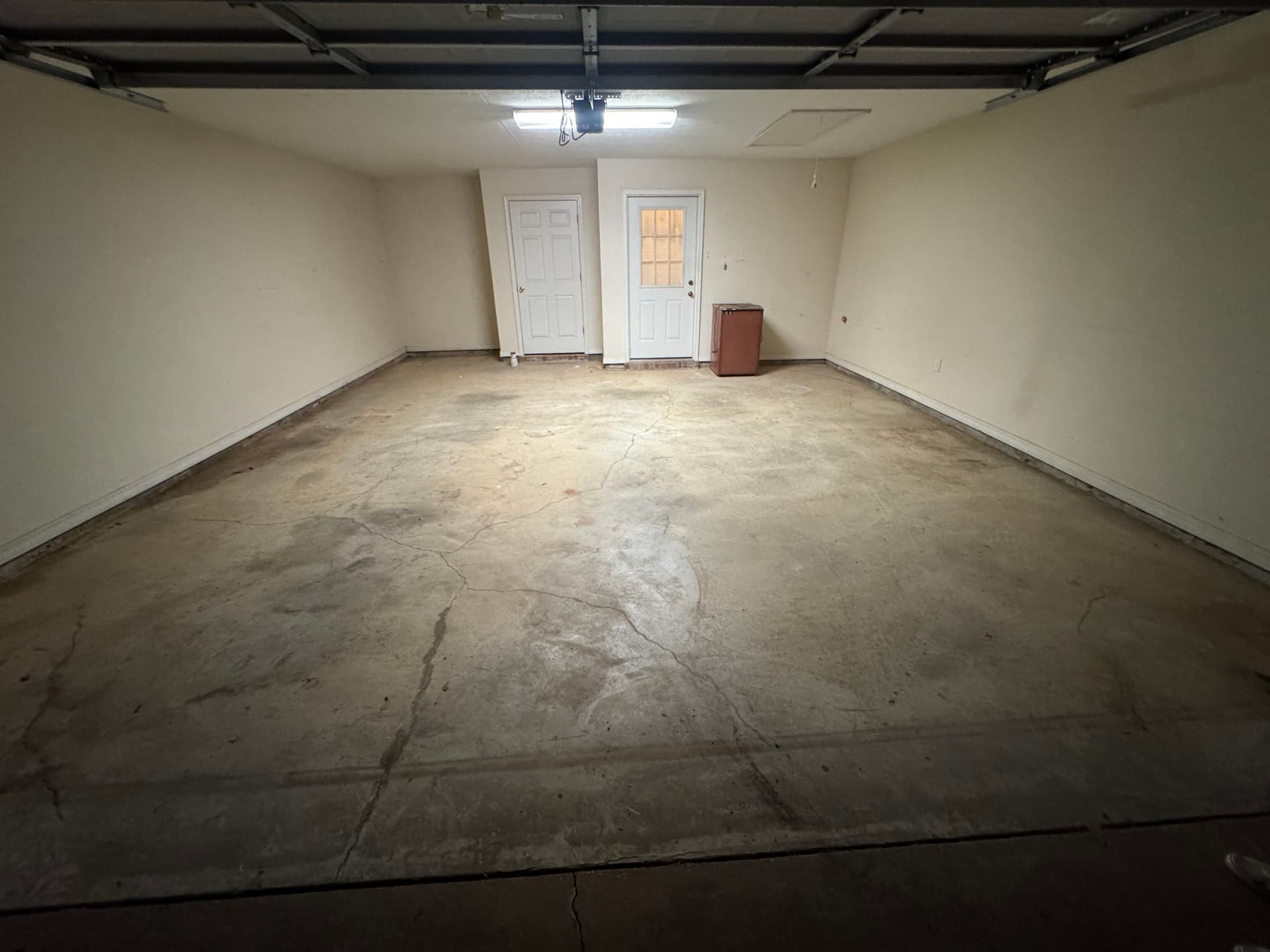 Gallery photos for Full Property Cleanout Garage Driveway and Commercial Debris Gone: Image #3
