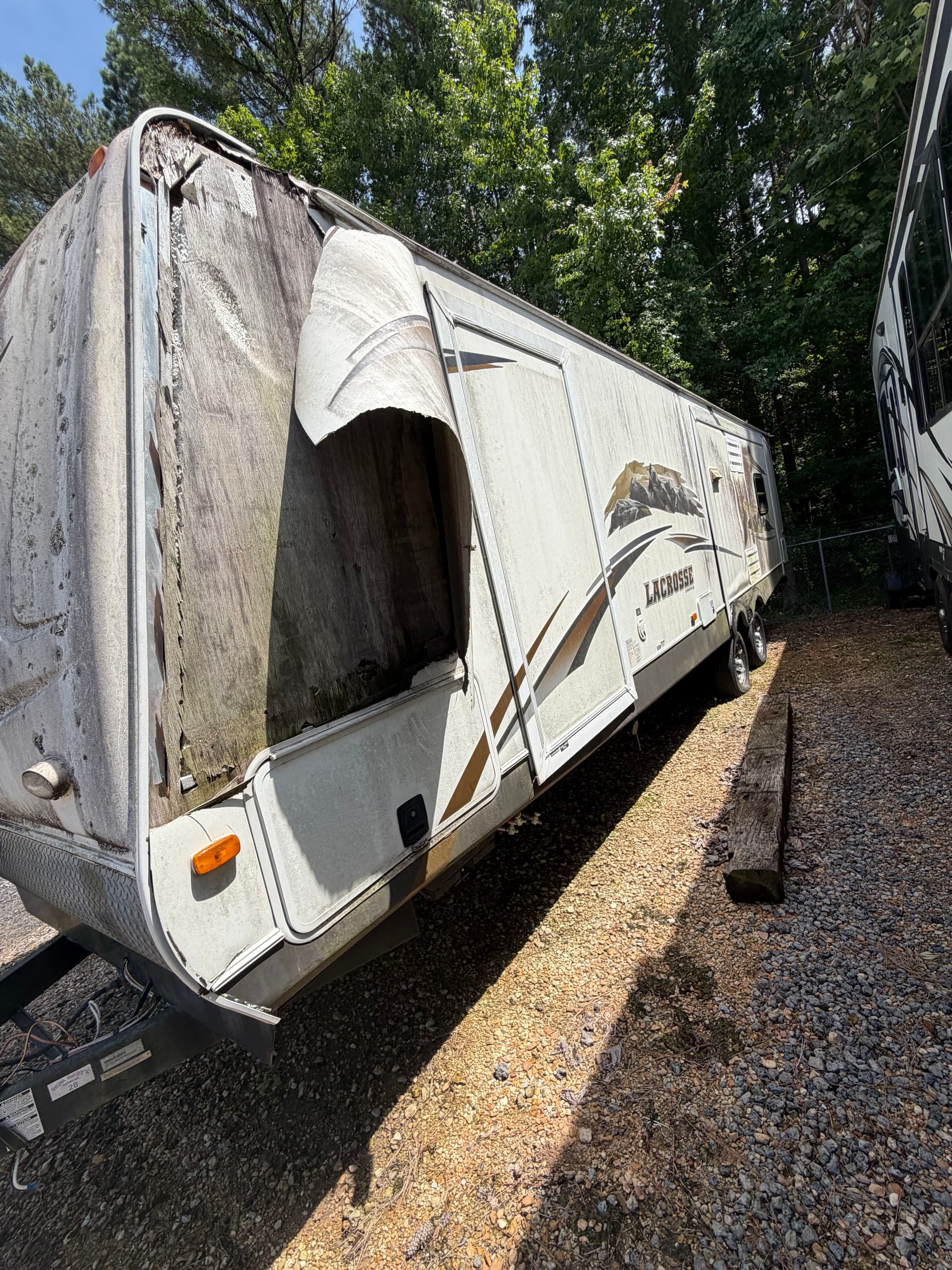 Gallery photos for Old Camper Removal Done Right in Brandon MS: Image #2