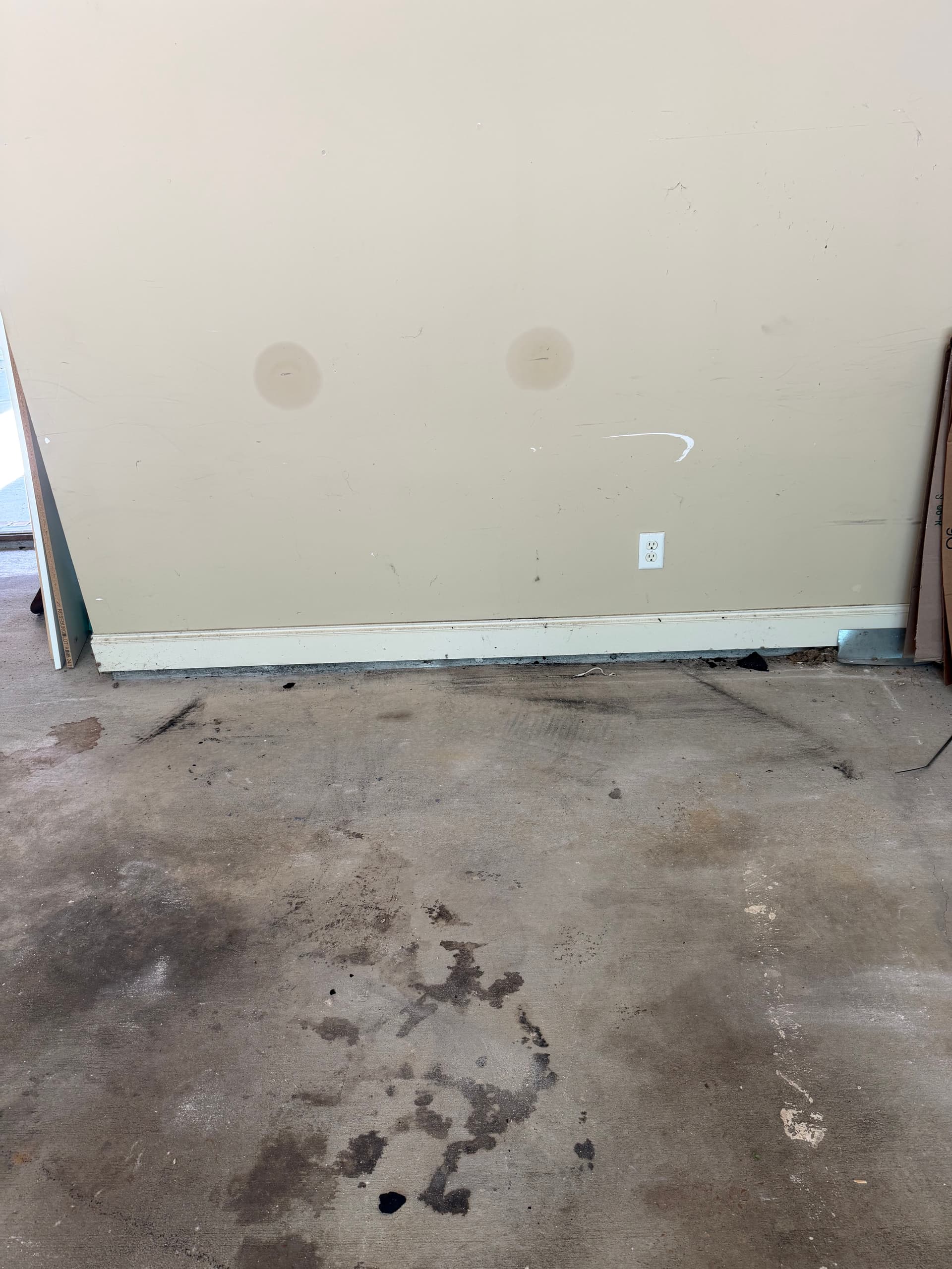 Gallery photos for Ridgeland Garage and Home Cleanout - Mattresses, Fridge, and Furniture Gone: Image #8
