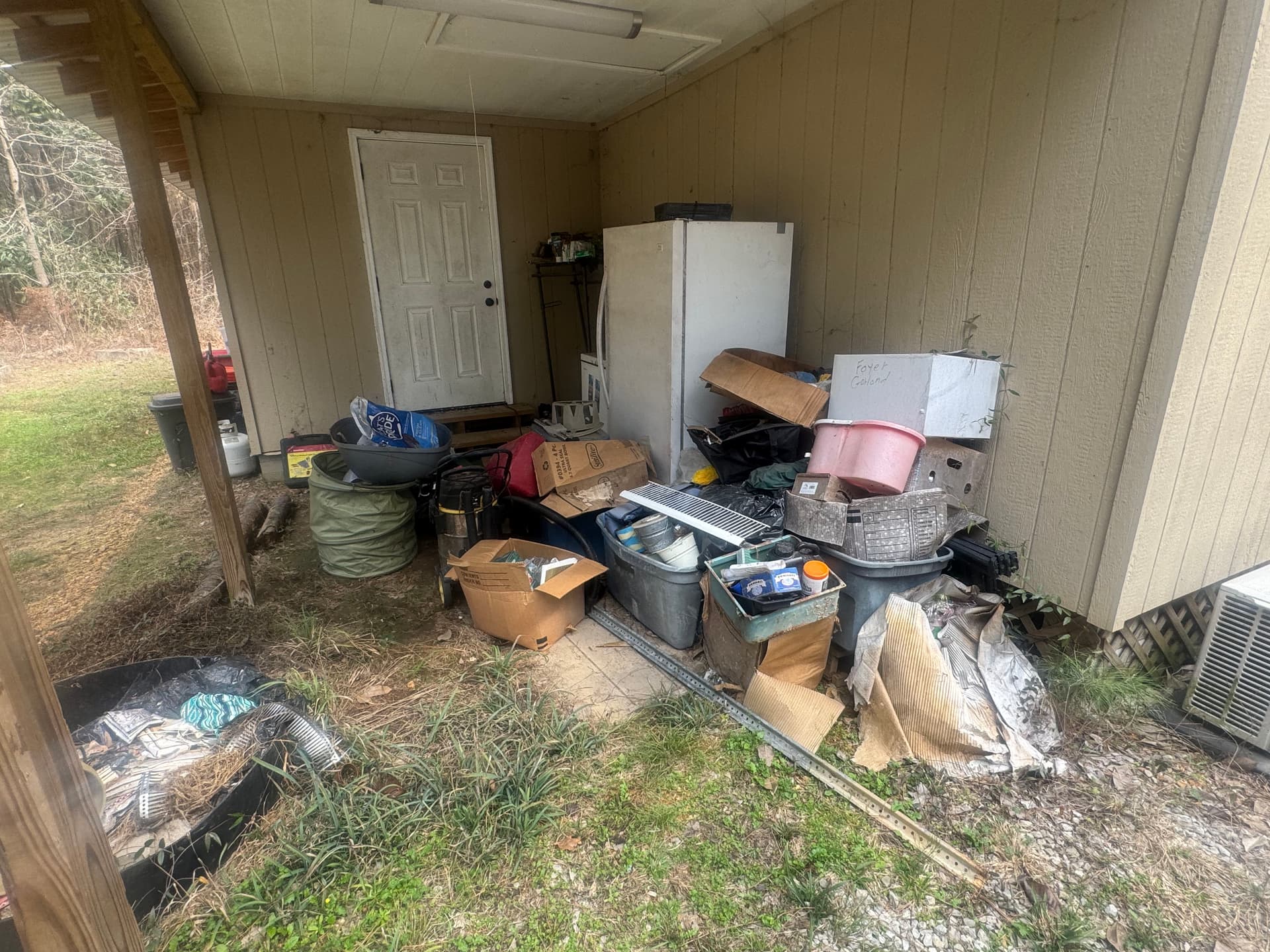 Clutter-Free Outdoor Spaces Made Easy