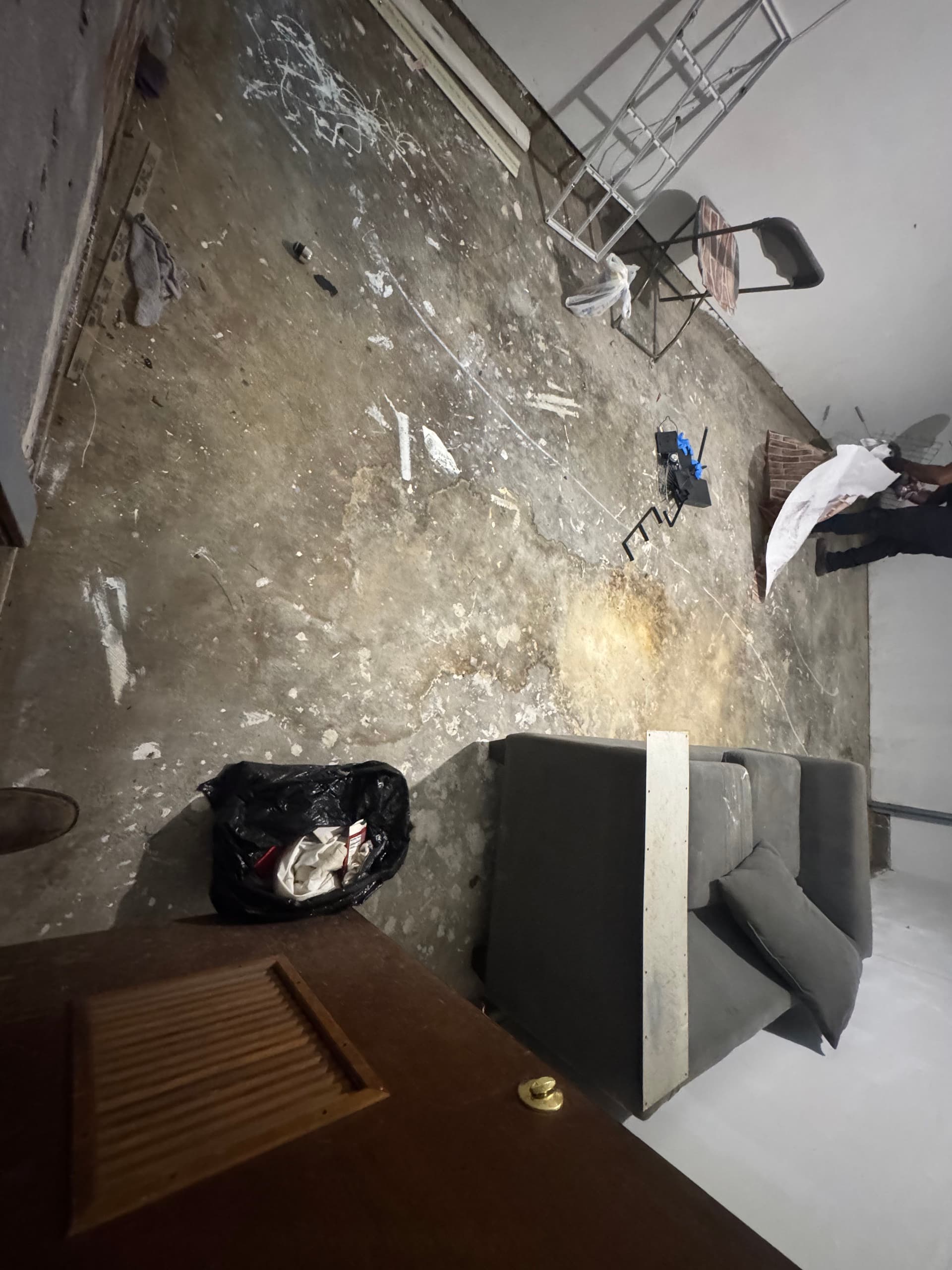Gallery photos for Same-Day Eviction Cleanout at a Jackson MS Rental Property: Image #1