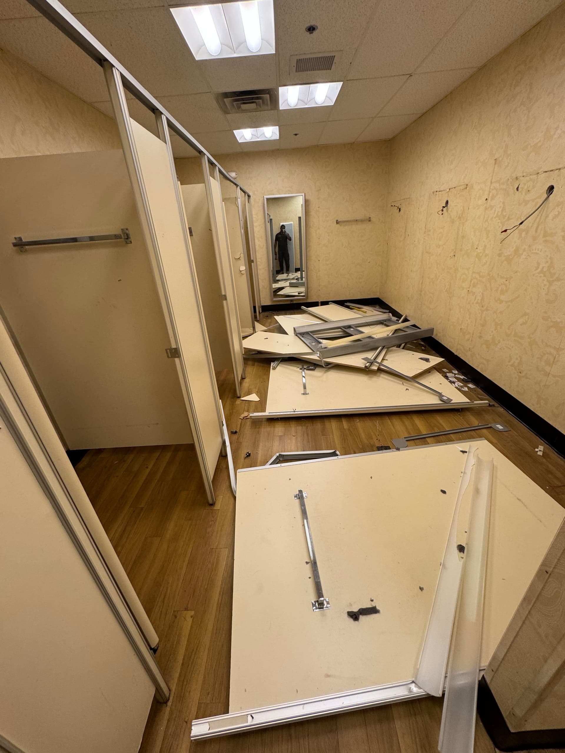 Gallery photos for Advanced Clean-Up at T.J. Maxx: Image #1