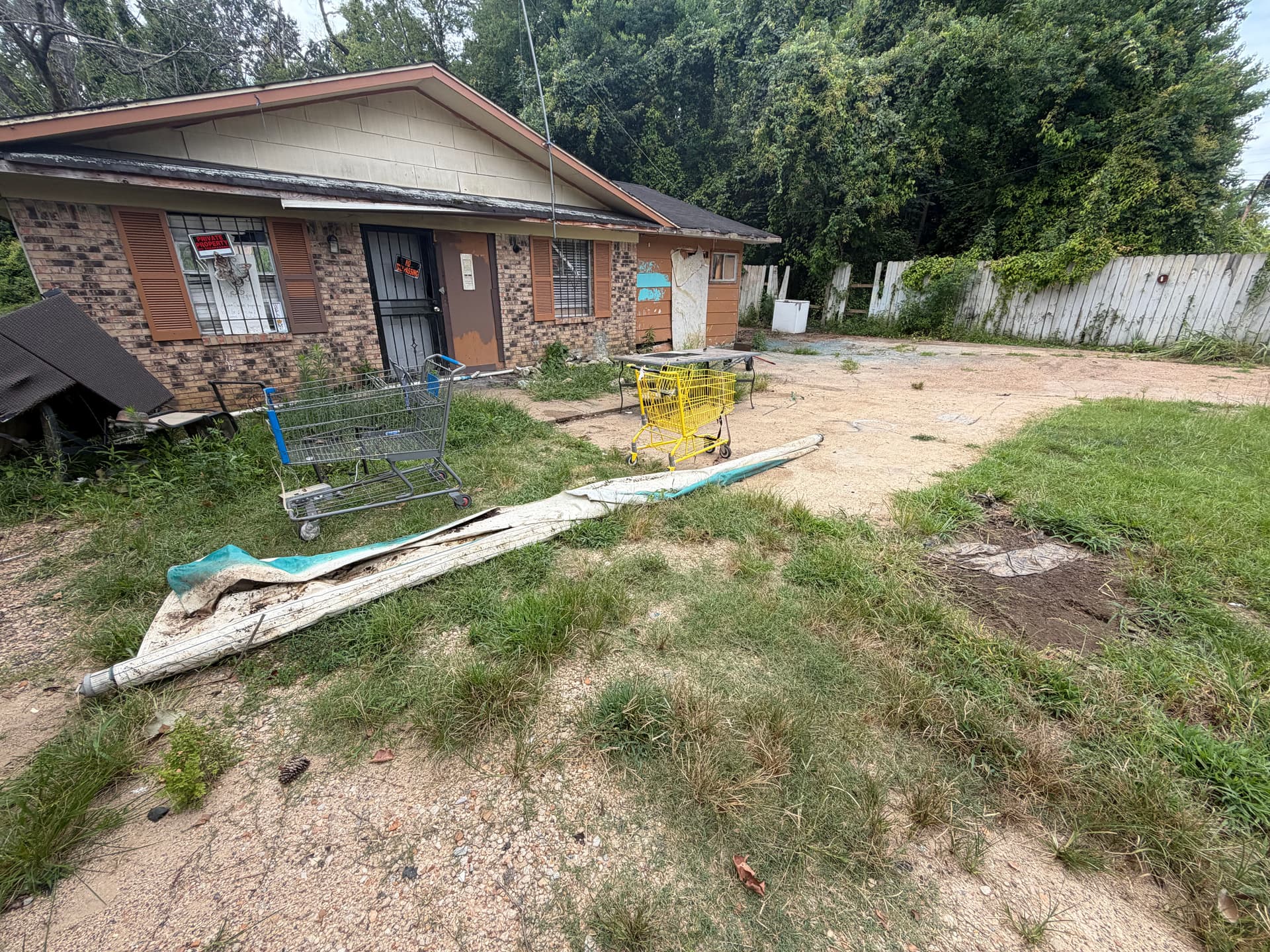 Gallery photos for Major Yard Debris and Bulk Trash Cleanup in Jackson MS: Image #3