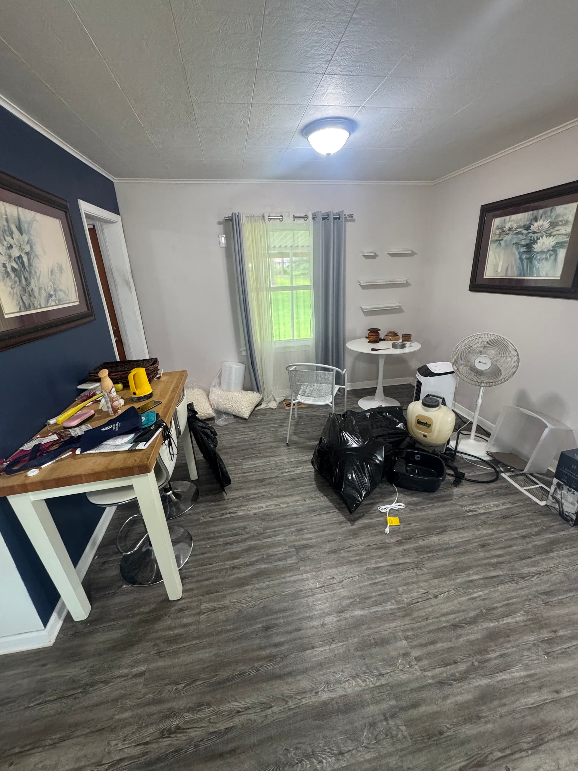 Gallery photos for Whole-Home Cleanout Leaves Every Room Completely Clear: Image #1