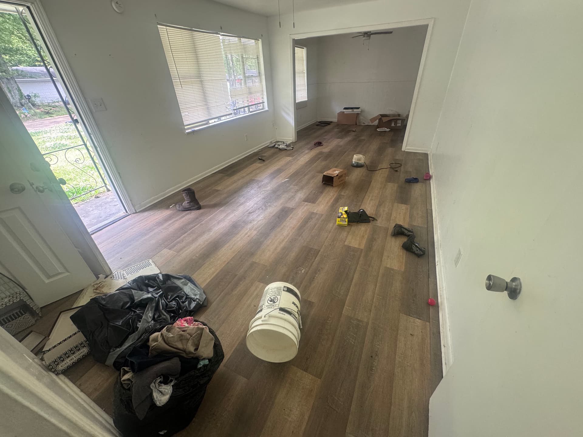 Gallery photos for Same-Day Eviction Cleanout at a Jackson MS Rental Property: Image #2