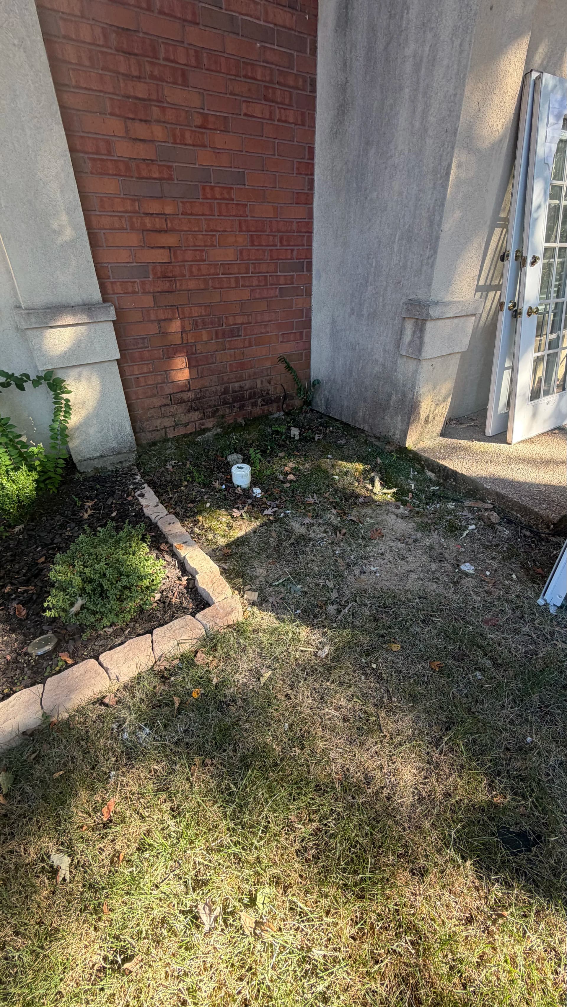 Gallery photos for Outdoor Junk Removal Clears Side of Home in Ridgeland MS: Image #3