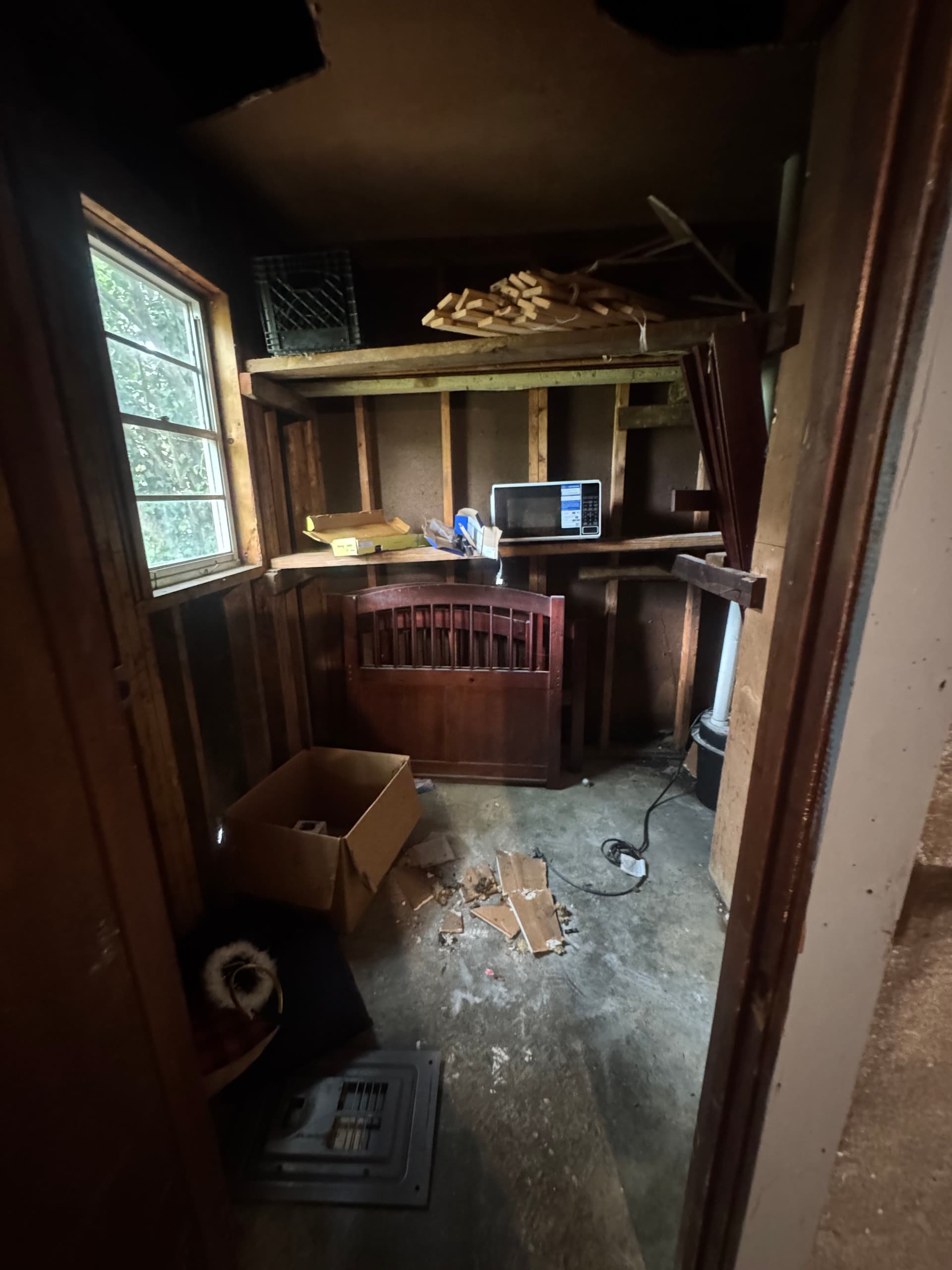 Same-Day Eviction Cleanout at a Jackson MS Rental Property image