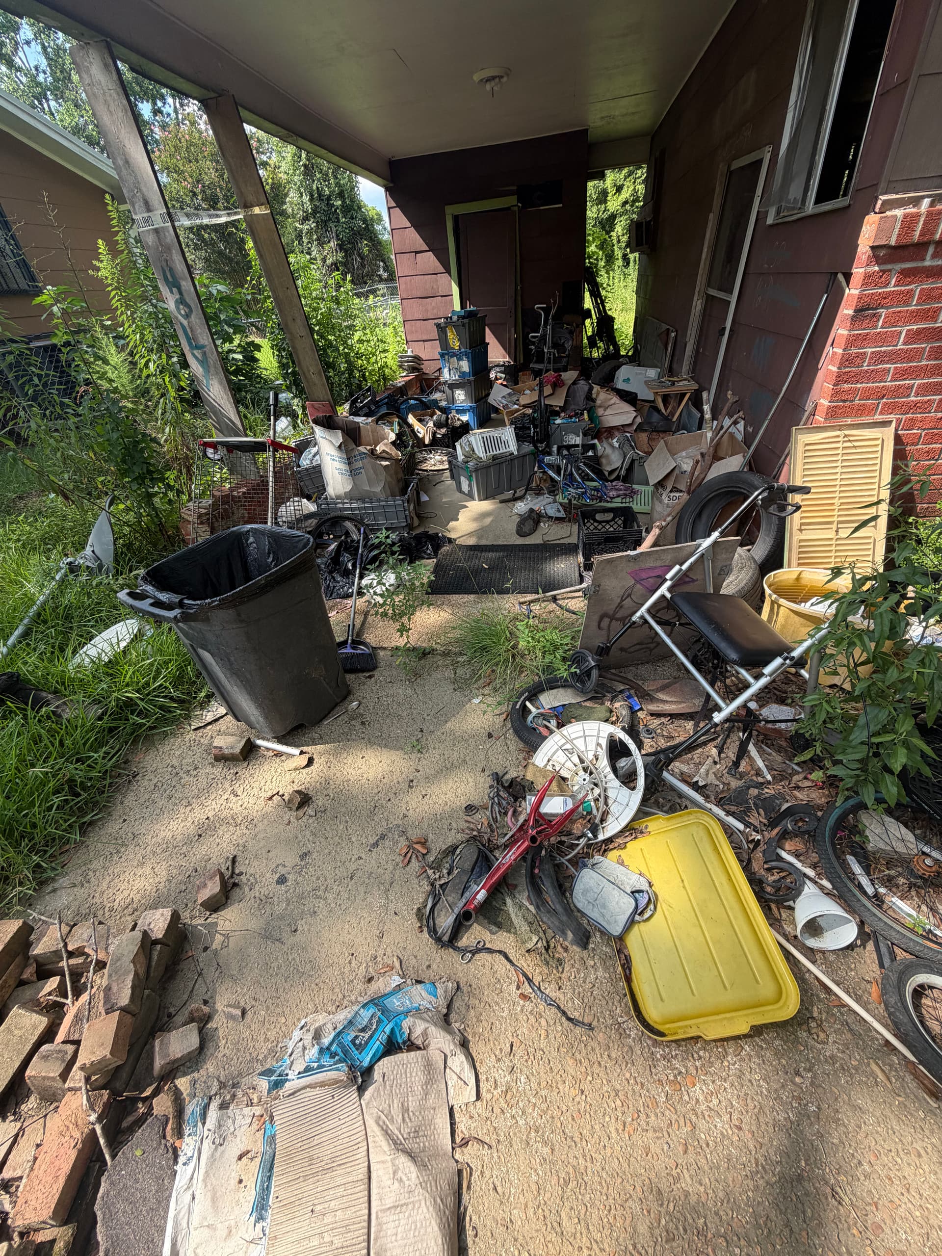 Gallery photos for Carport and Yard Cleanout Completed in Jackson MS: Image #1