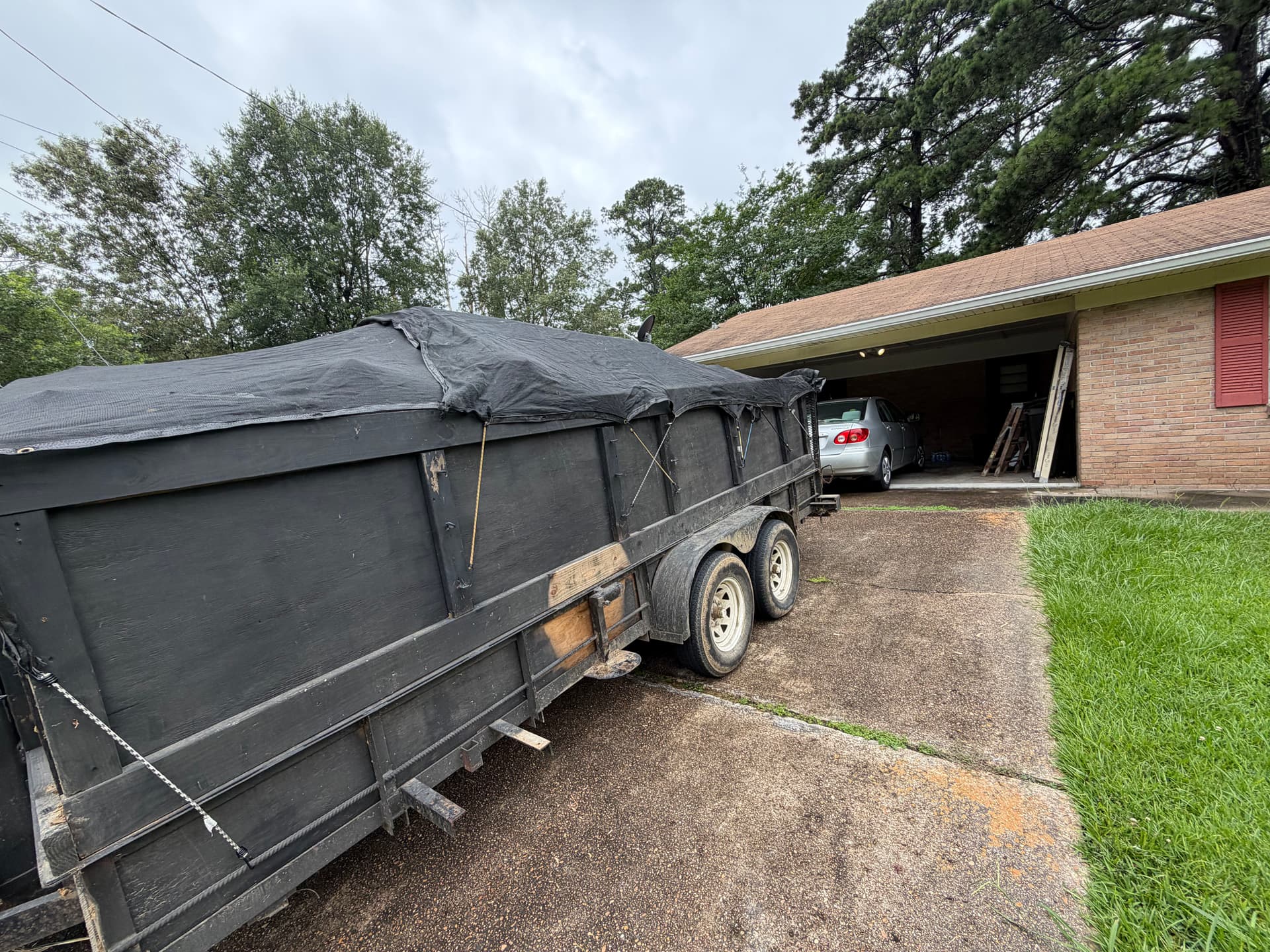 Gallery photos for How We Load and Haul Junk the Right Way: Image #1