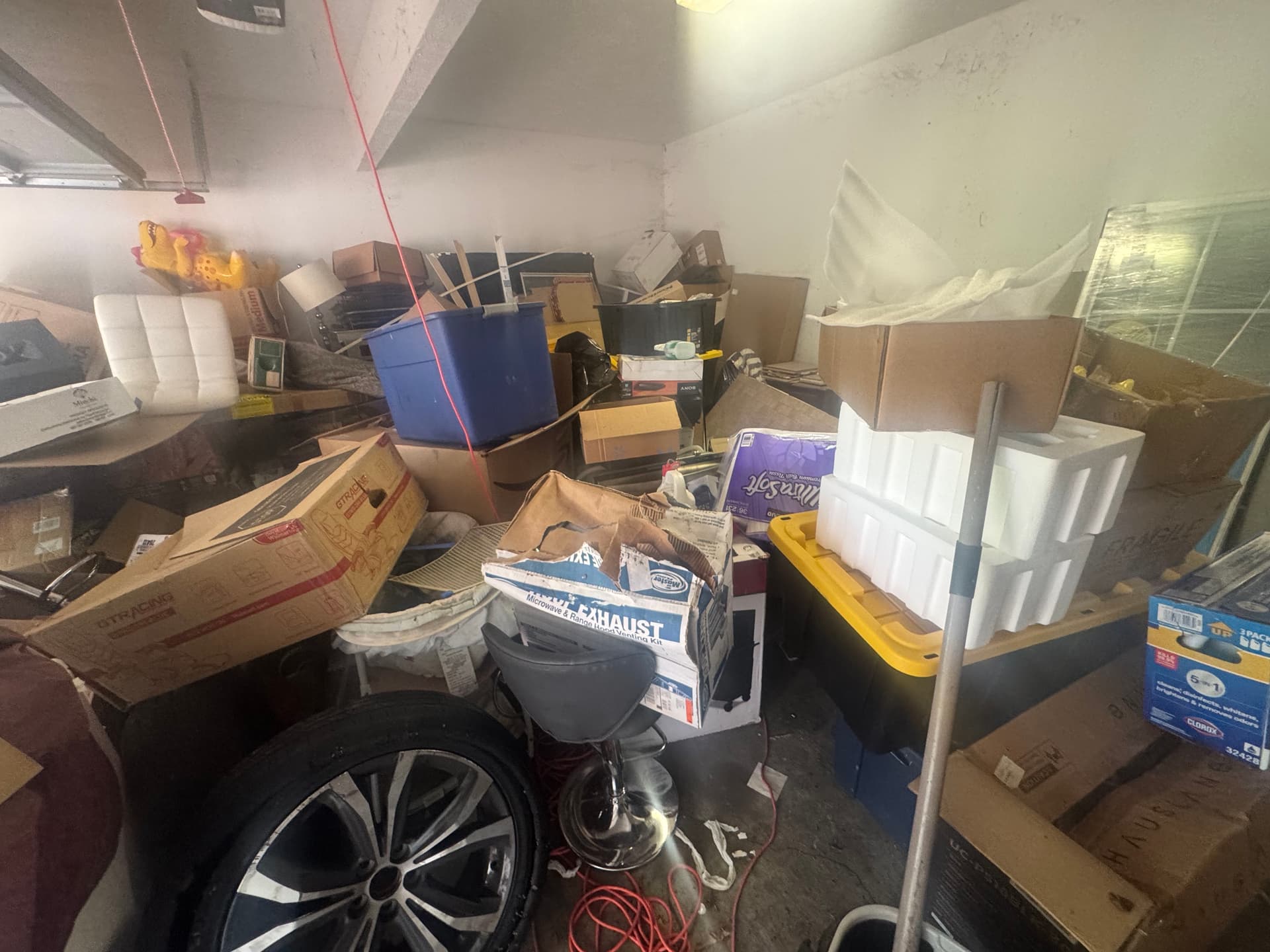 Gallery photos for Full garage cleanout with serious junk hauled away: Image #1