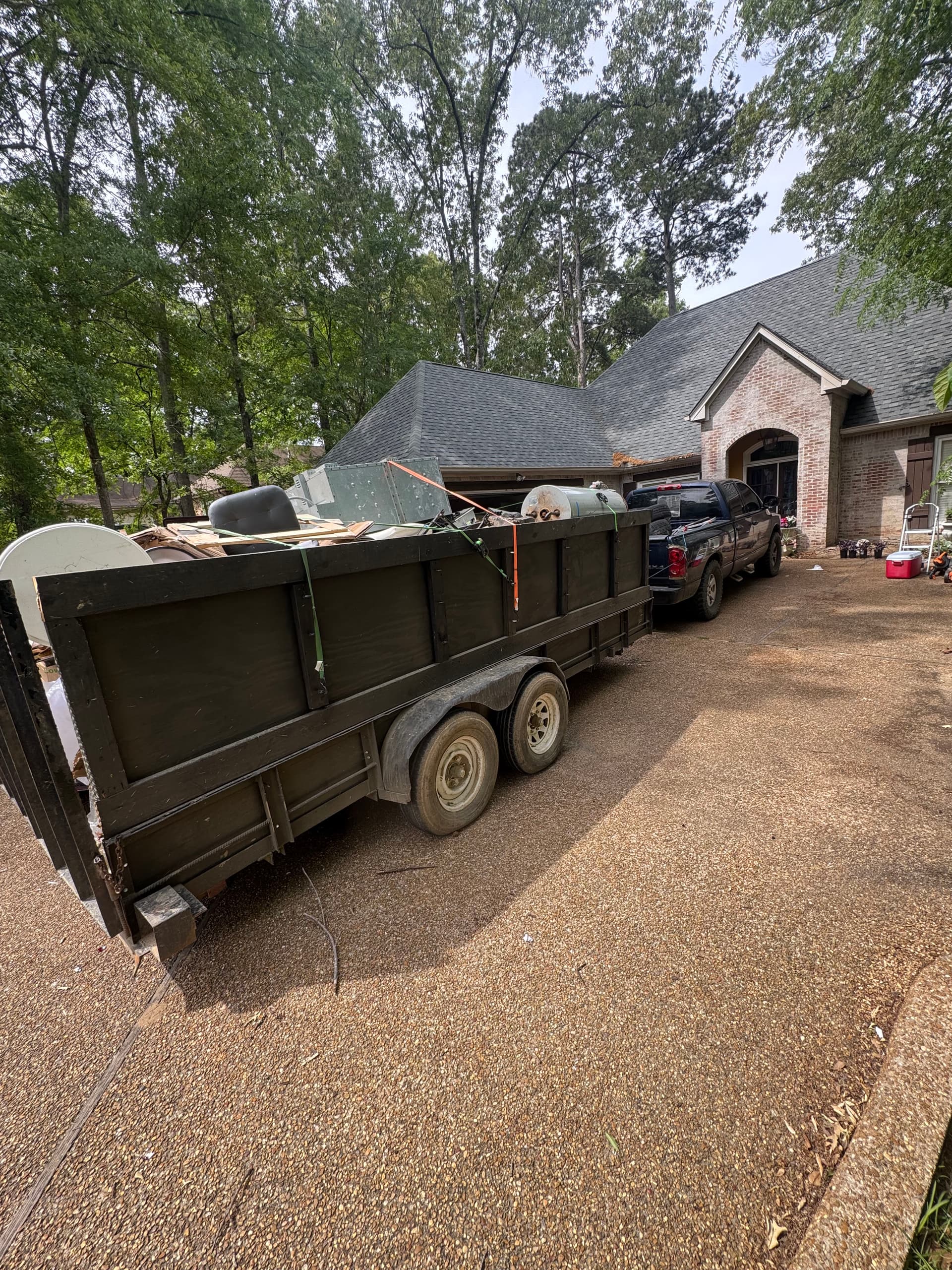 Gallery photos for Full garage cleanout with serious junk hauled away: Image #3