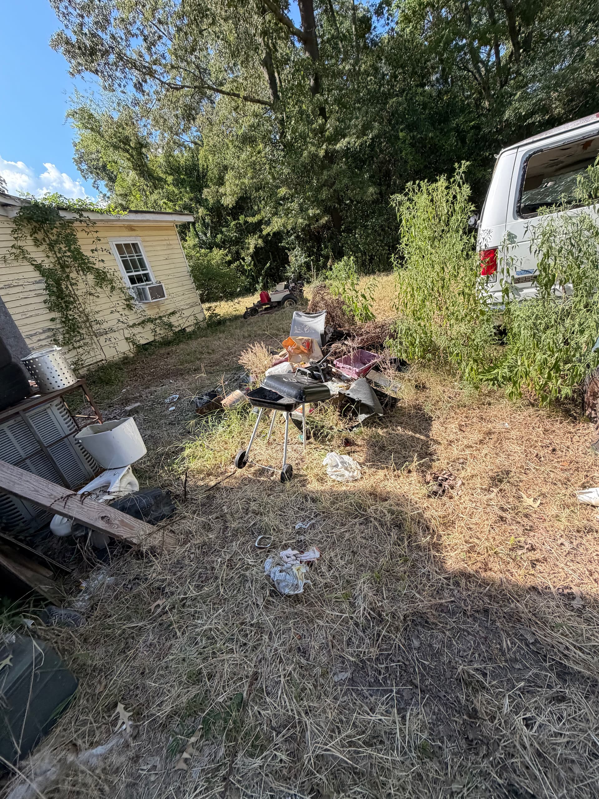 Gallery photos for Same-Day Yard Debris and Junk Removal in Jackson MS: Image #2
