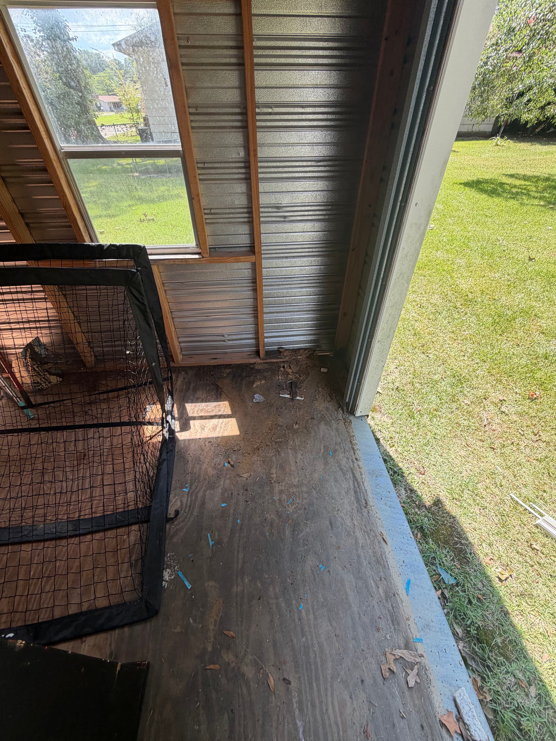 Gallery photos for Pearl MS House Cleanout Including Trampoline Removal: Image #4