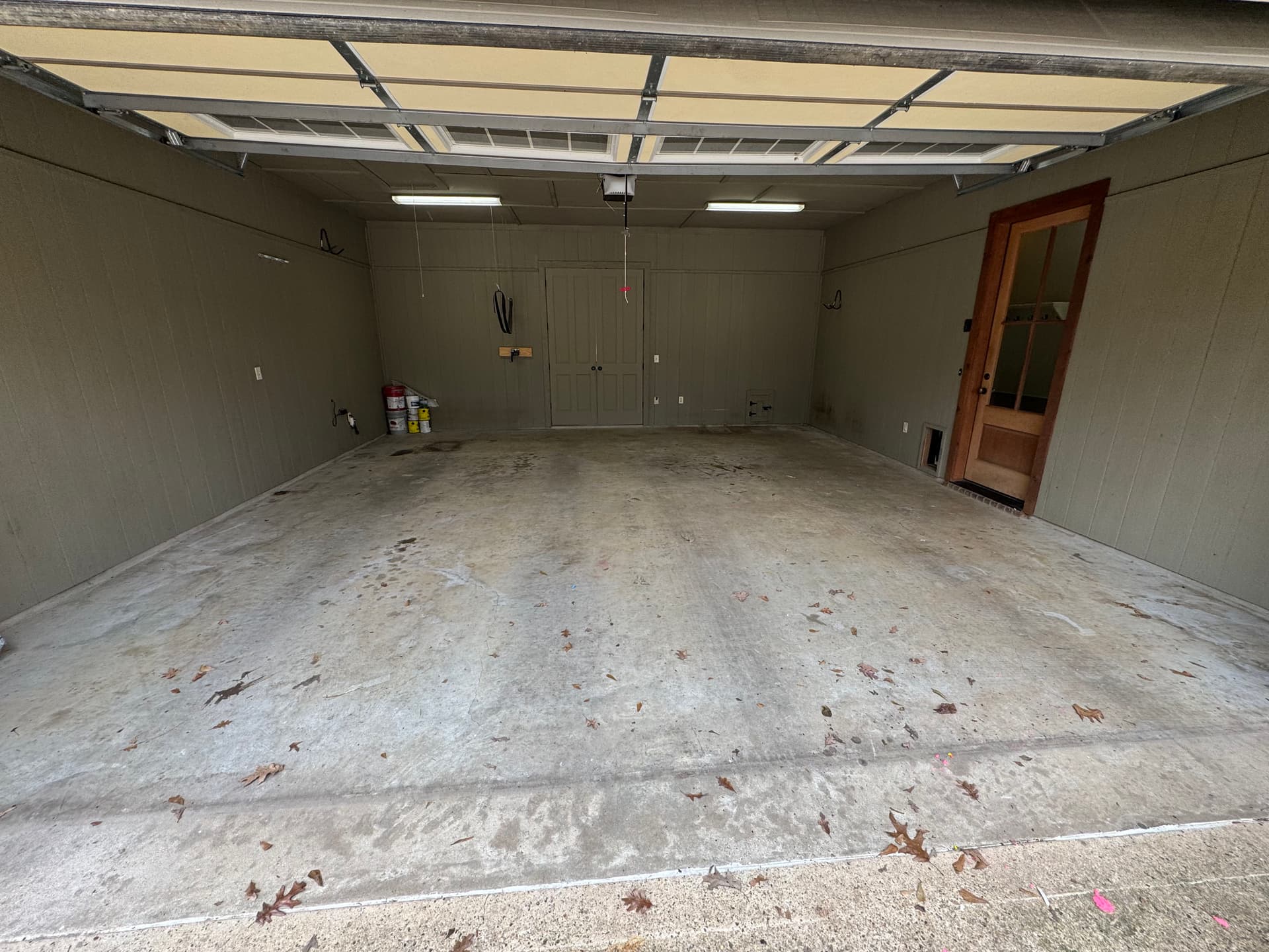 Gallery photos for Garage and House Clean Out Ultimate Makeover: Image #4