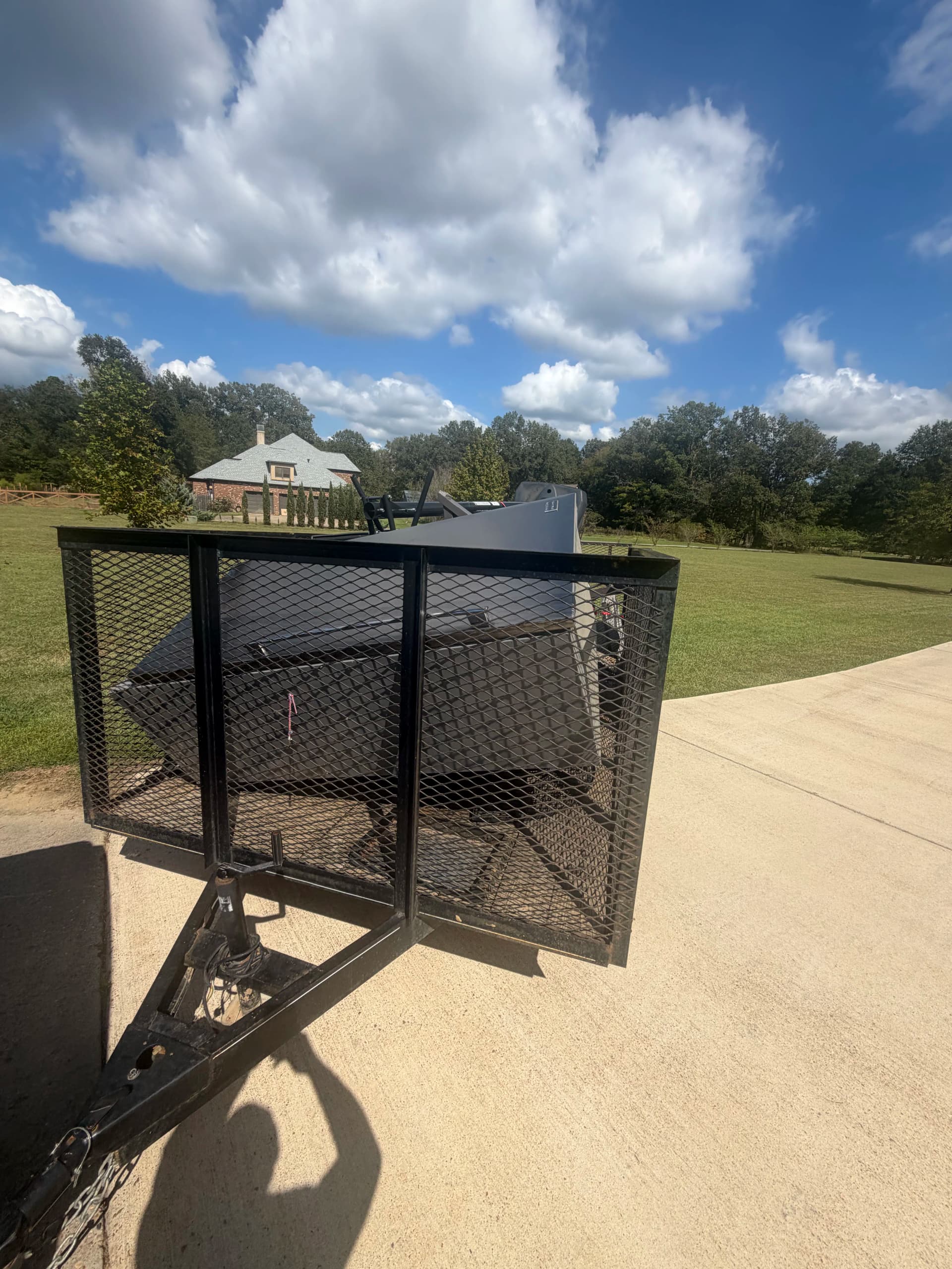 Gallery photos for Full-Size Refrigerator Removal in Brandon MS: Image #2