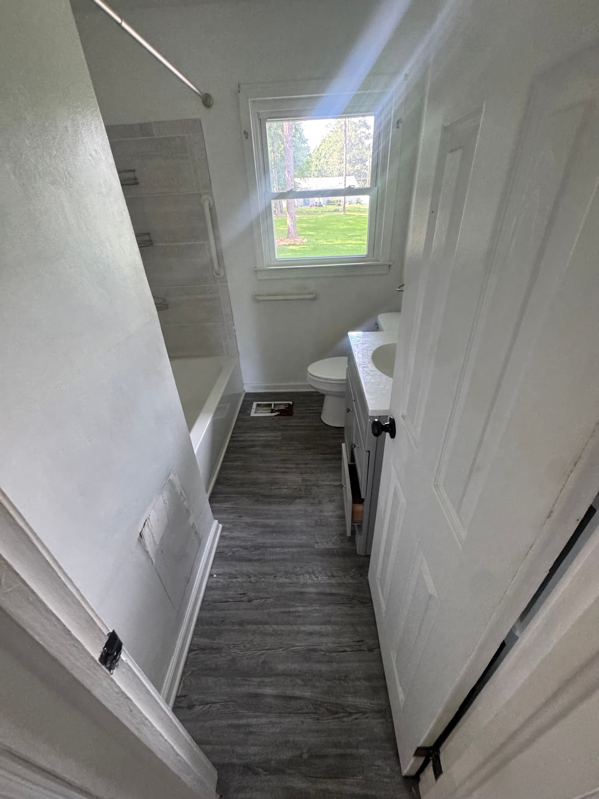 Gallery photos for Whole-Home Cleanout Leaves Every Room Completely Clear: Image #8