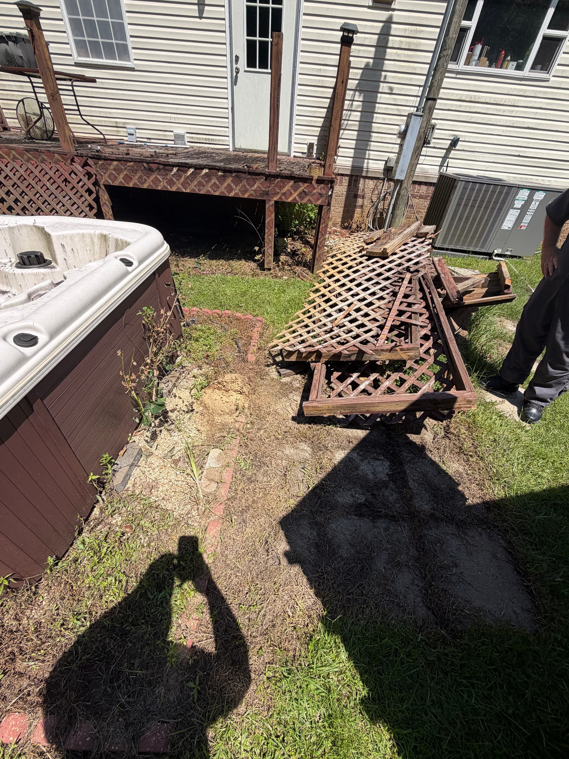 Gallery photos for Hot Tub Removal and Deck Demo in Brandon MS: Image #2