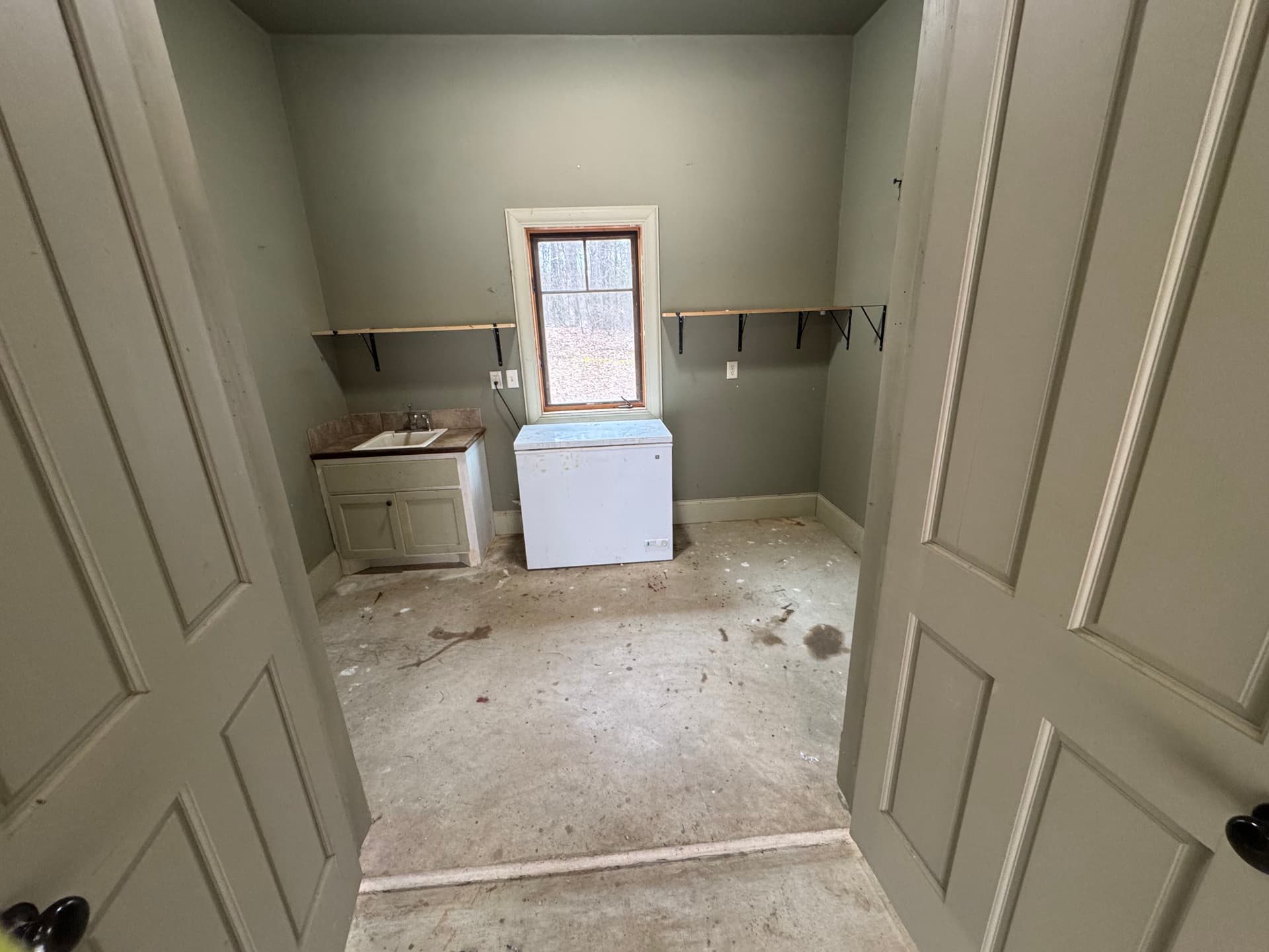 Gallery photos for Garage and House Clean Out Ultimate Makeover: Image #5