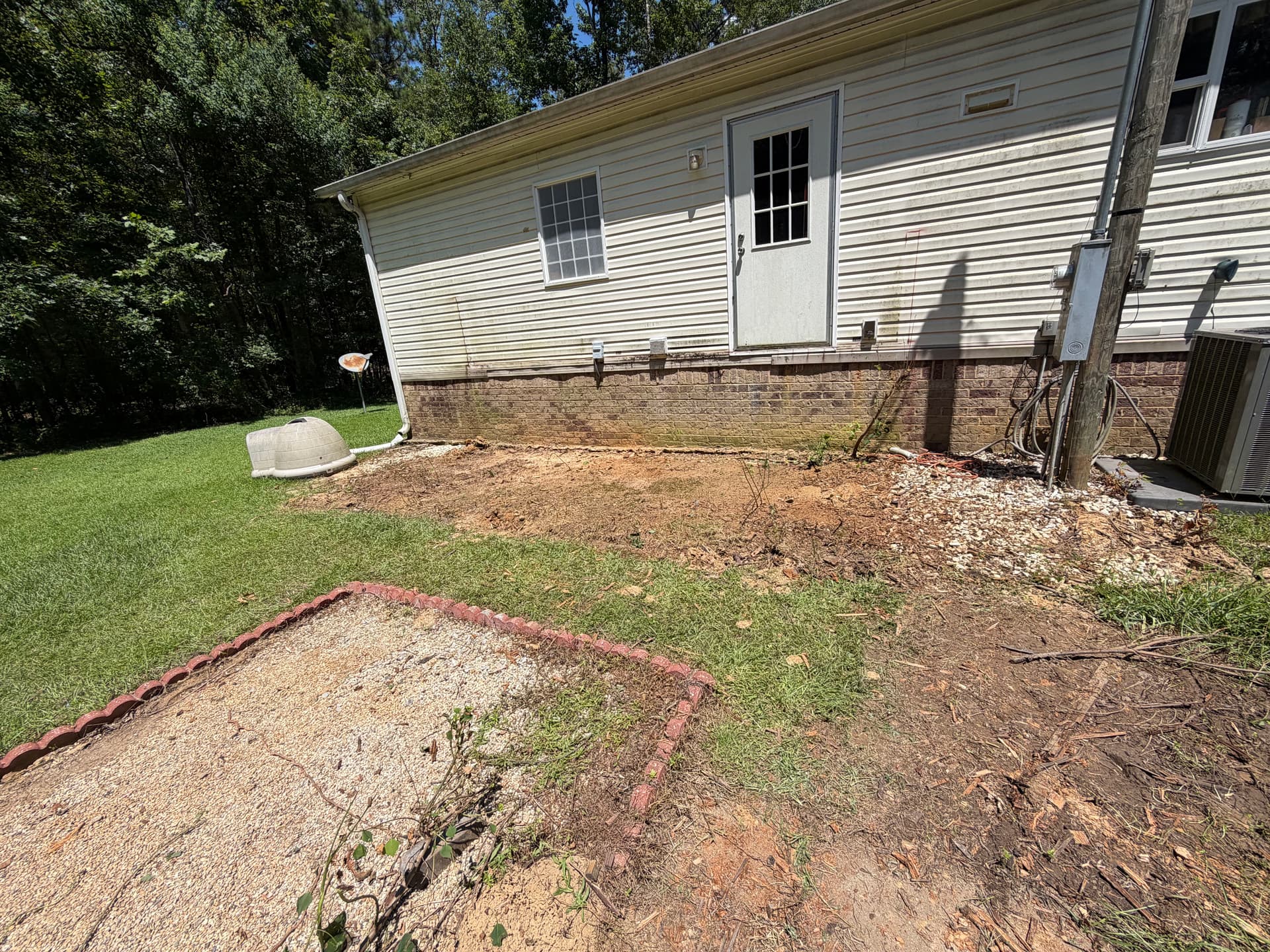 Gallery photos for Hot Tub Removal and Deck Demo in Brandon MS: Image #4