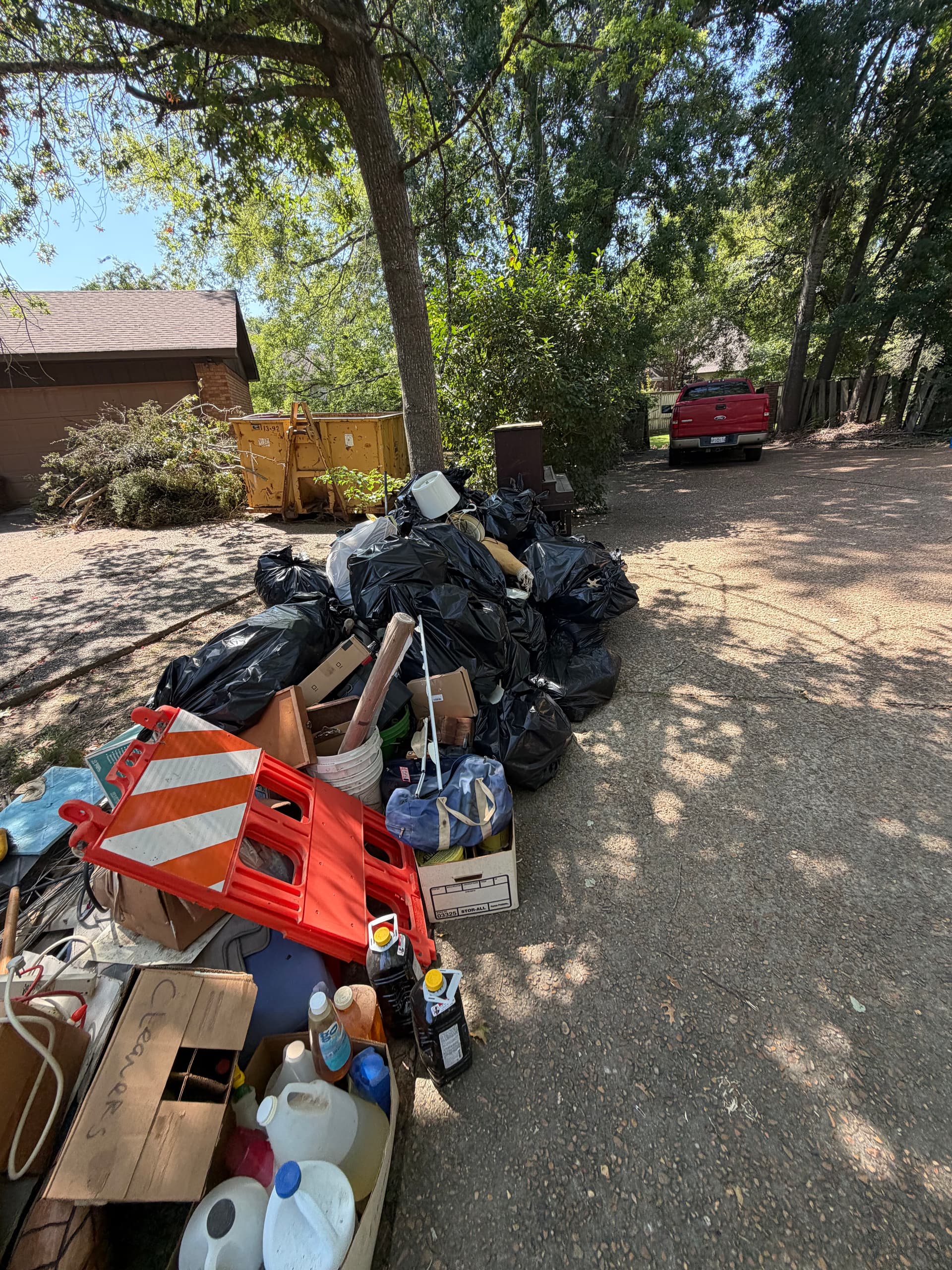 Gallery photos for Bulk Trash and Debris Removal Done Right in Jackson MS: Image #1