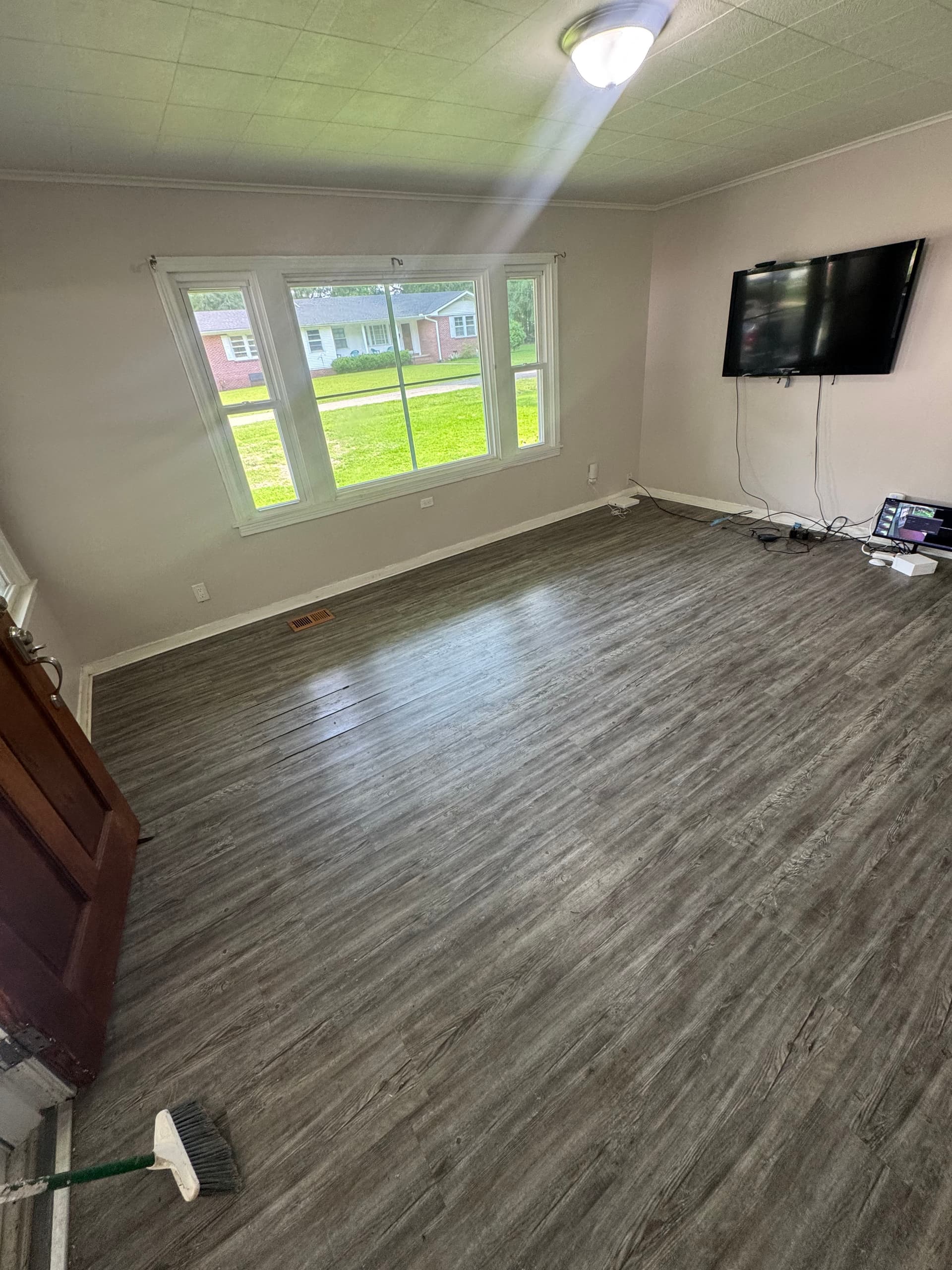 Gallery photos for Whole-Home Cleanout Leaves Every Room Completely Clear: Image #5