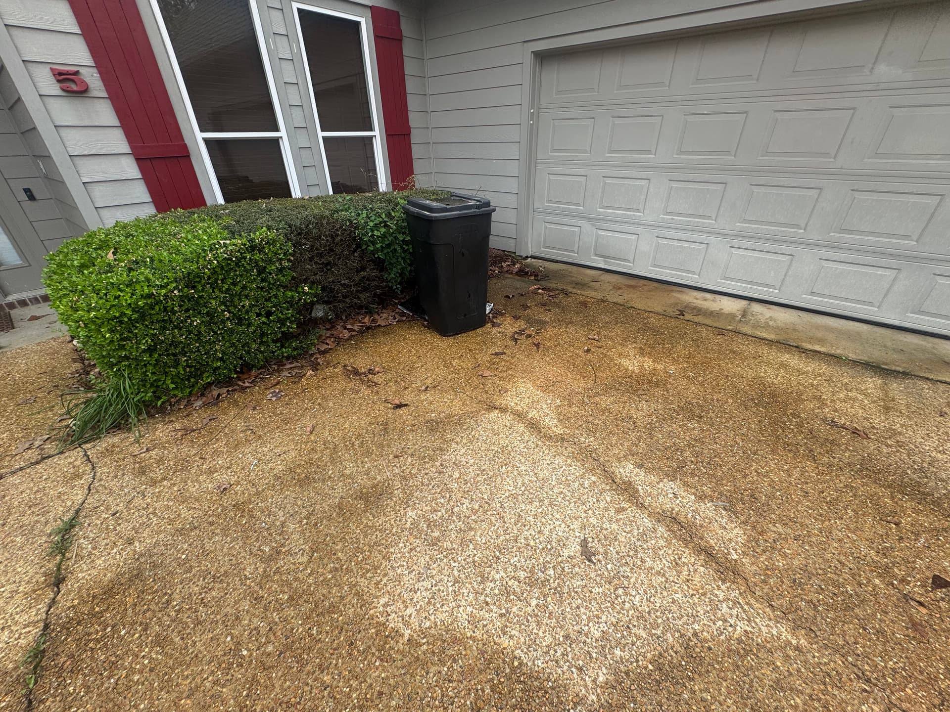 Gallery photos for Full Property Cleanout Garage Driveway and Commercial Debris Gone: Image #1