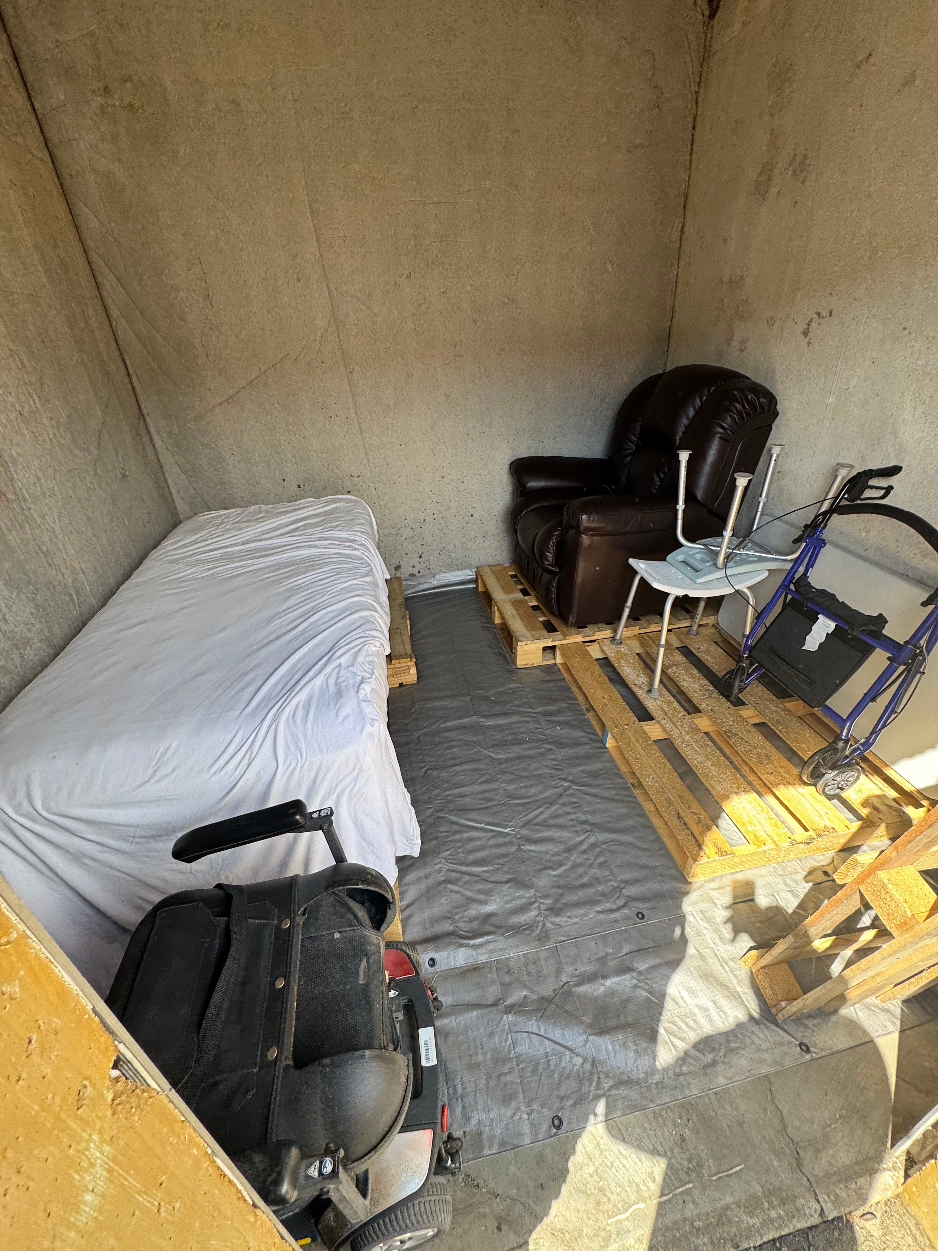 Project Maximizing Space with Efficient Storage Solutions image