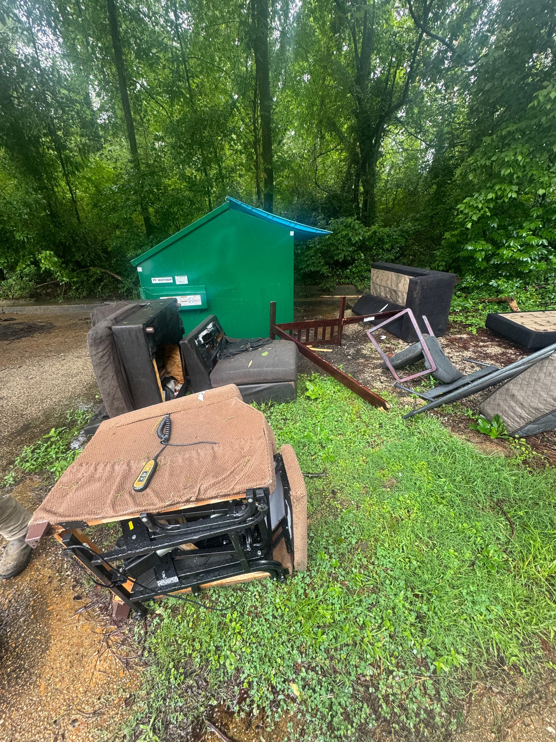 Gallery photos for Full Exterior Property Cleanout With Bulky Furniture and Debris Removal: Image #1