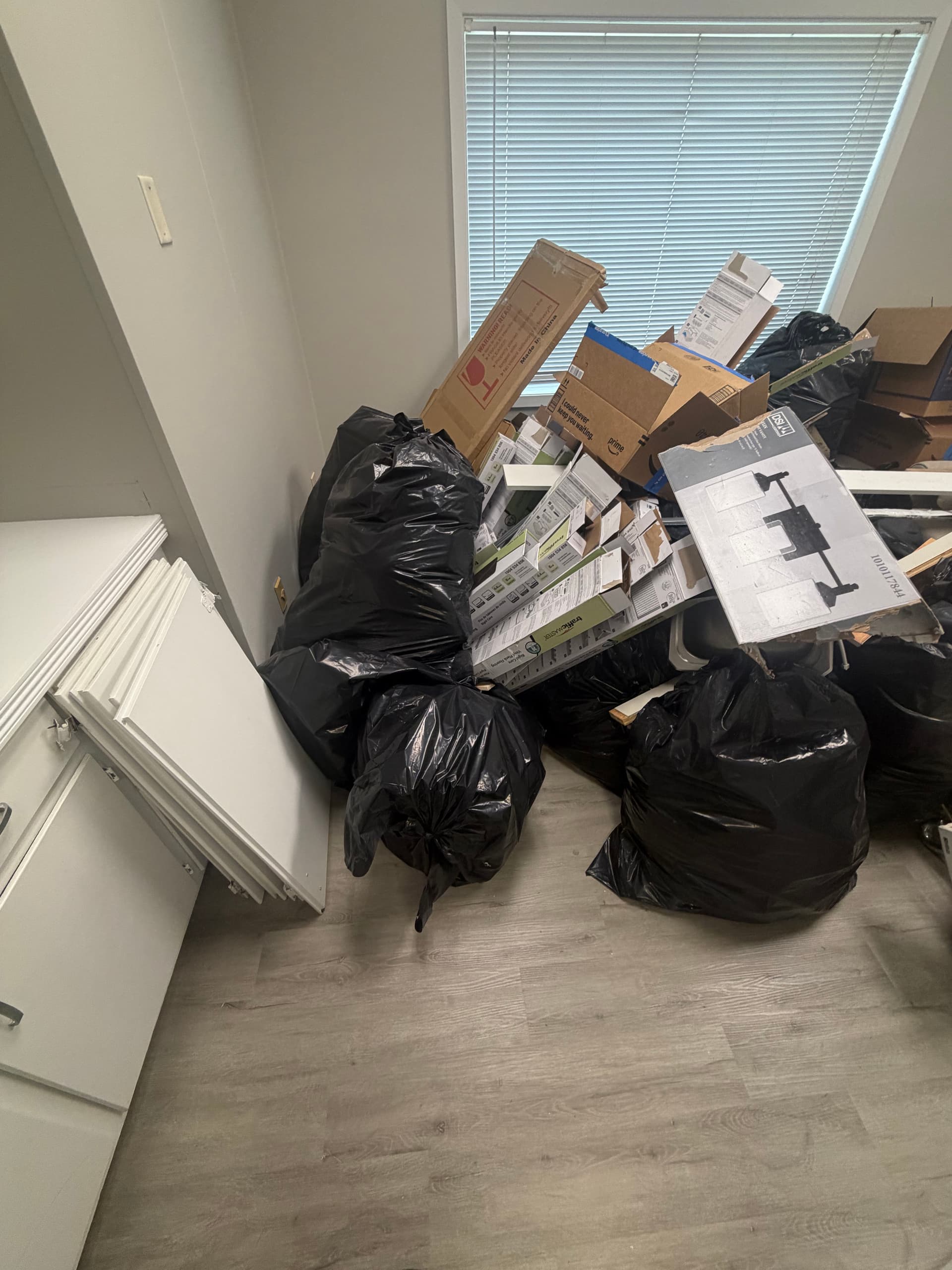 Office Clean Out in Flowood Gets Space Back to Working Order image