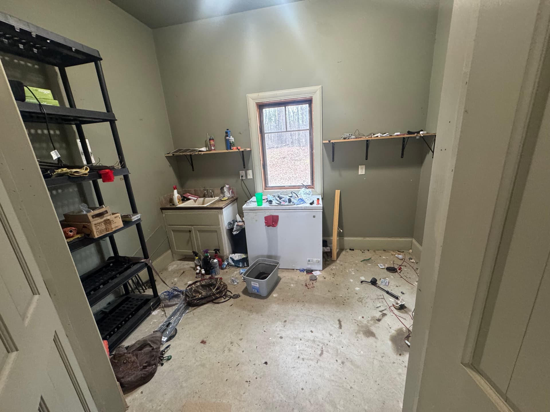 Gallery photos for Garage and House Clean Out Ultimate Makeover: Image #2