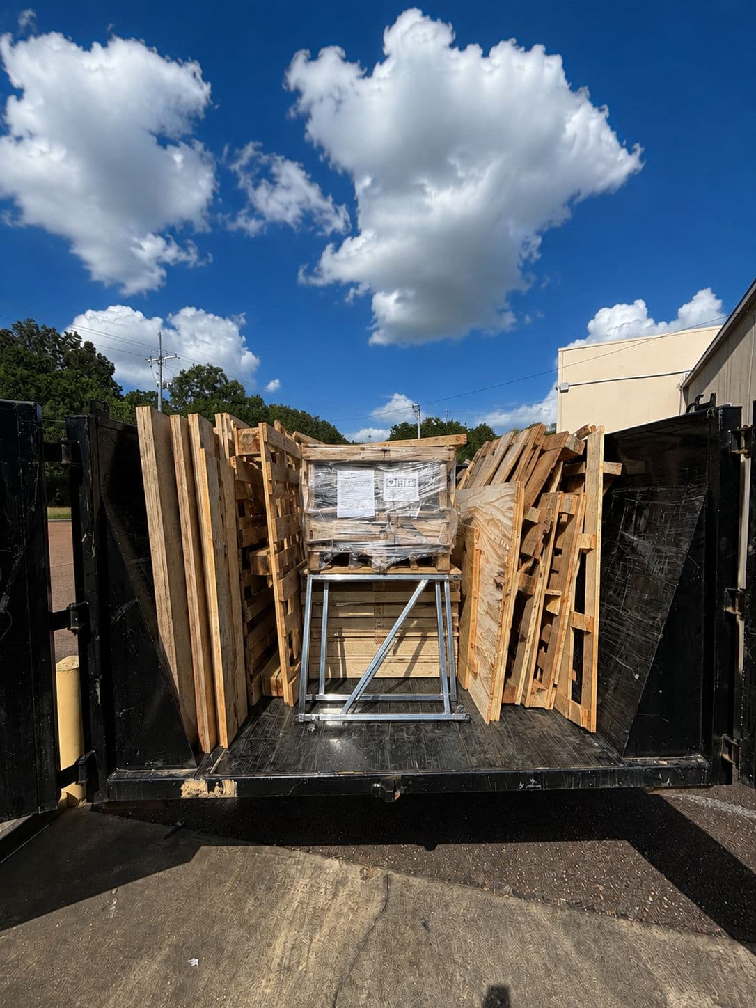 Gallery photos for Wood Pallet Removal Clears the Way in Flowood: Image #1