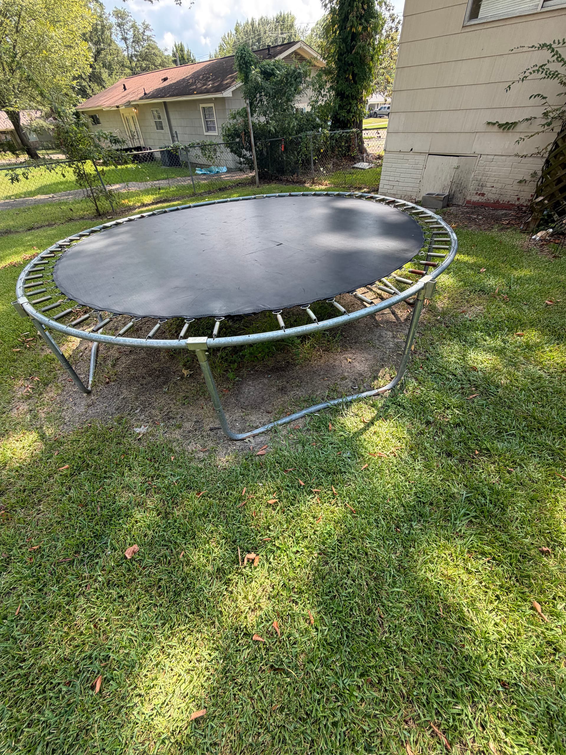 Gallery photos for Pearl MS House Cleanout Including Trampoline Removal: Image #5