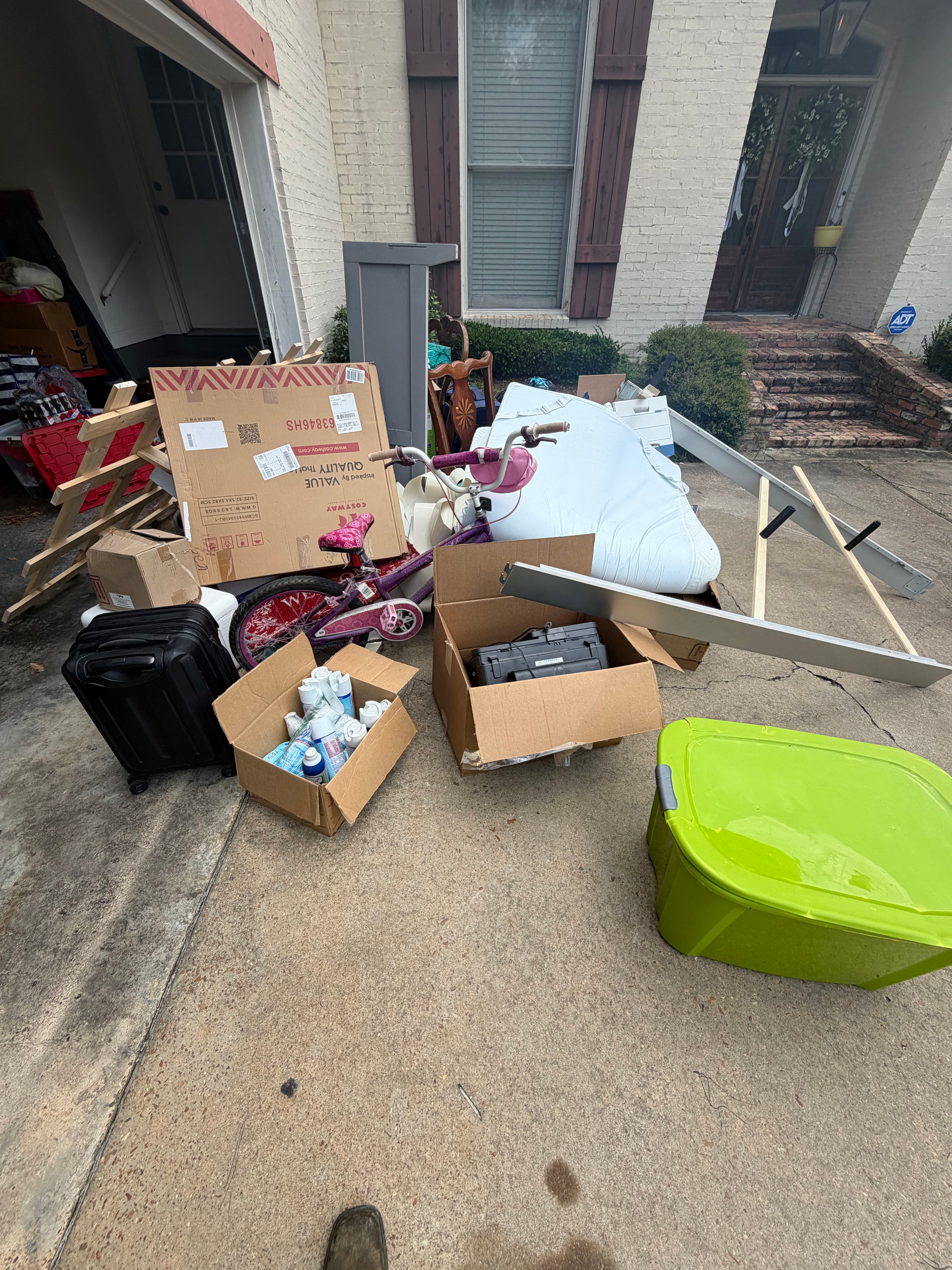 Project Garage Cleanout Gets a Ridgeland, MS Home Back on Track image