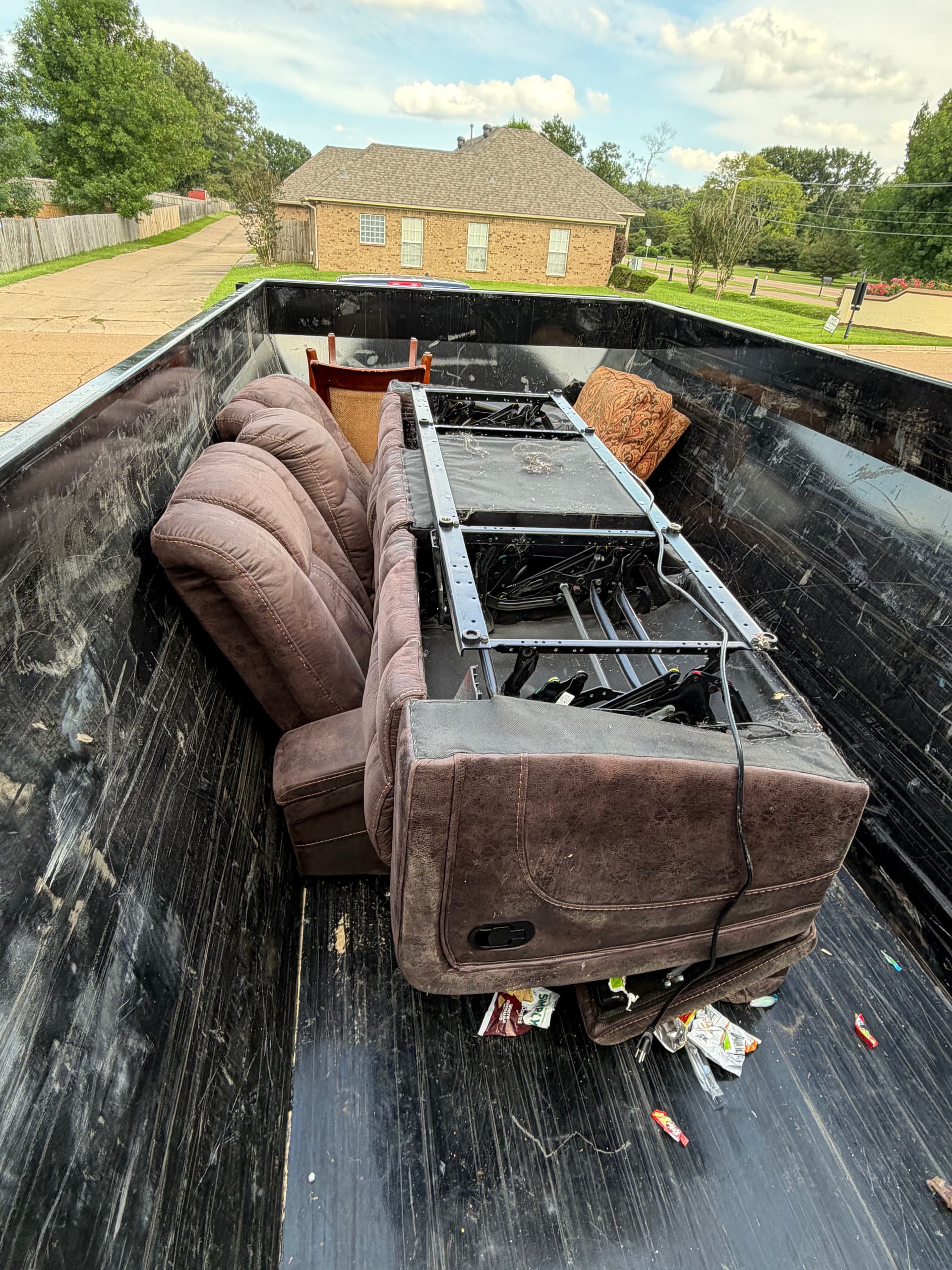 Gallery photos for Furniture and Appliance Removal Done Right in Clinton MS: Image #2