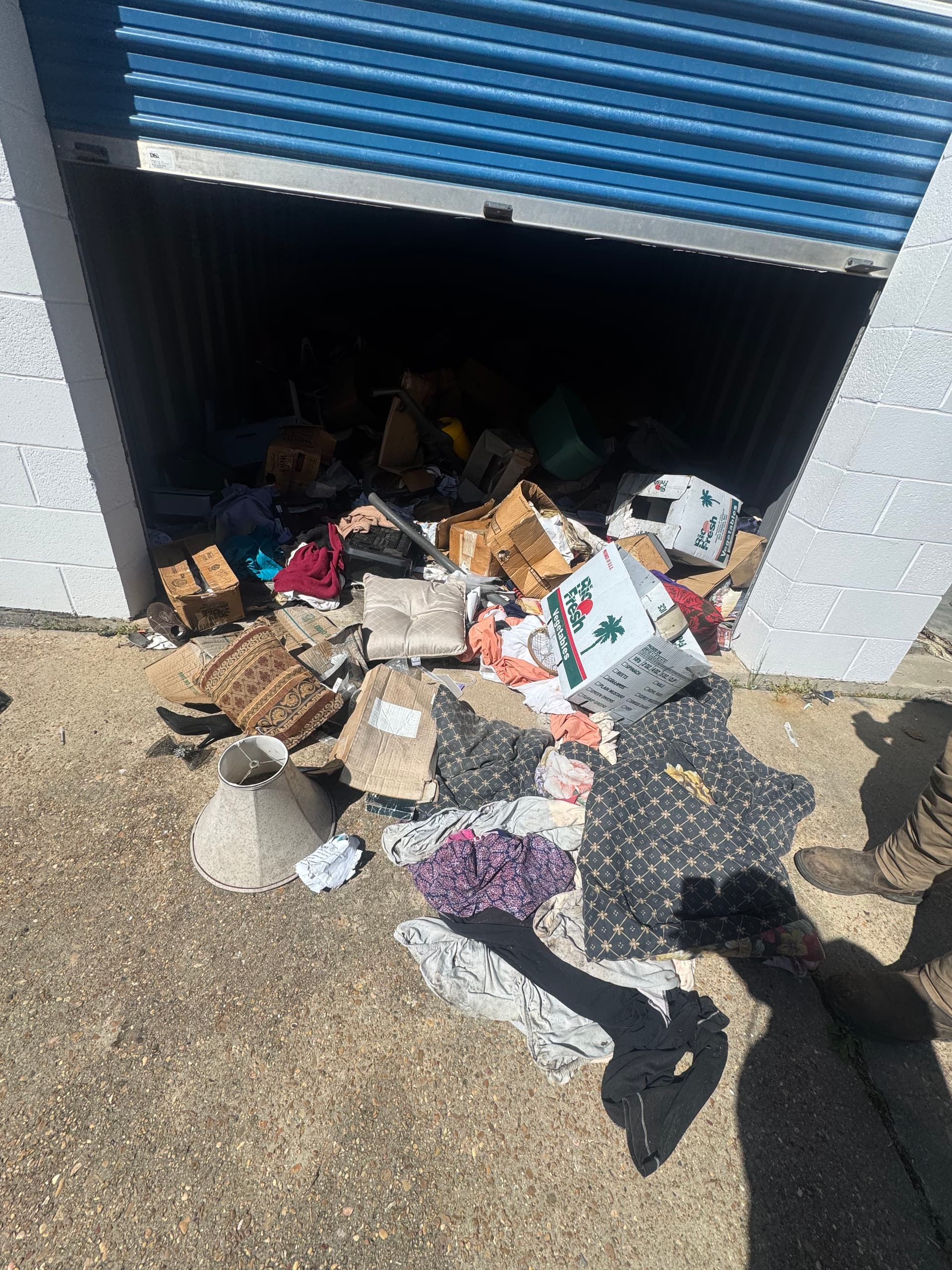 Gallery photos for Storage Unit Clutter Busted - Professional Clean Out: Image #1