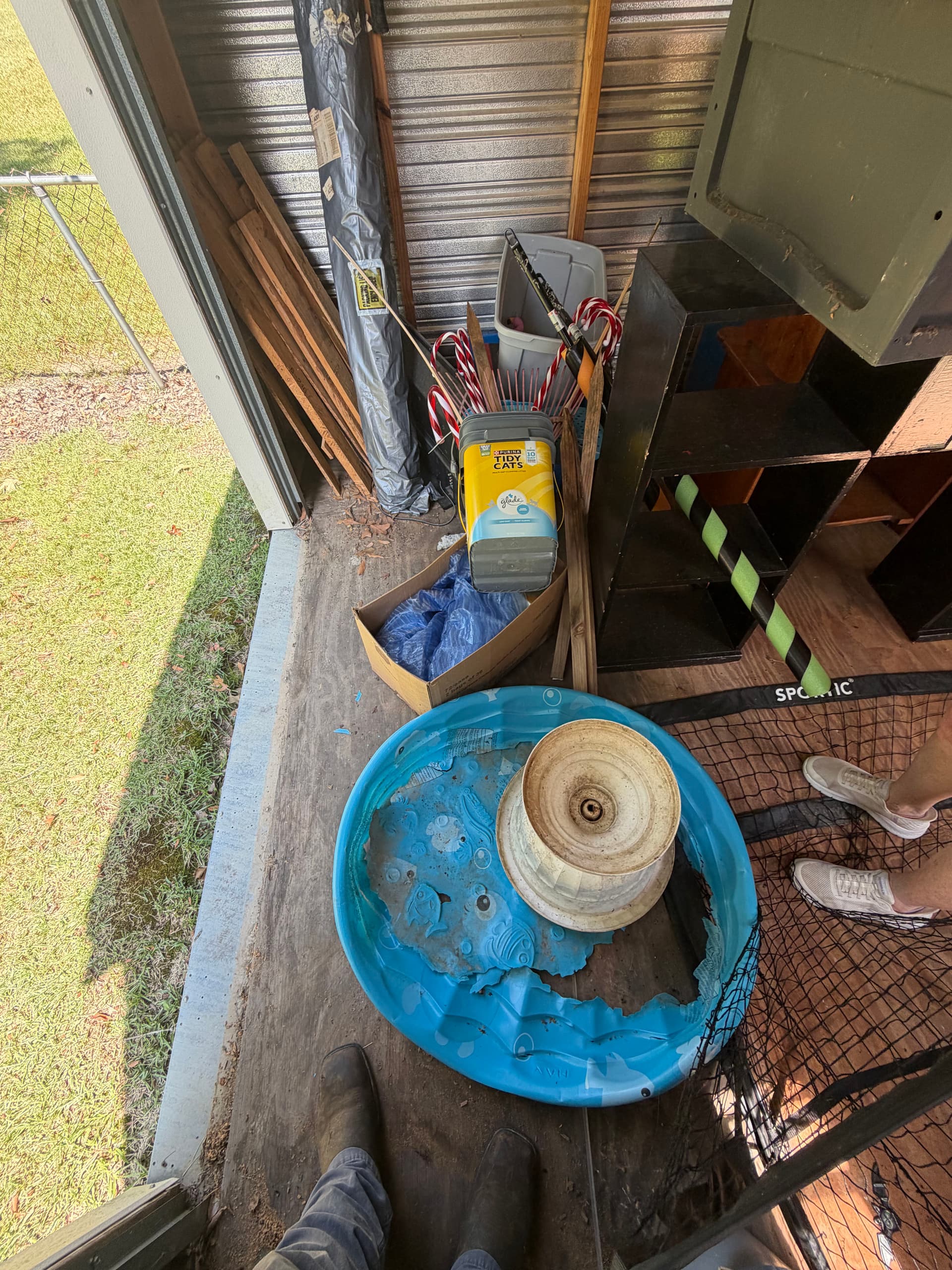 Gallery photos for Pearl MS House Cleanout Including Trampoline Removal: Image #2