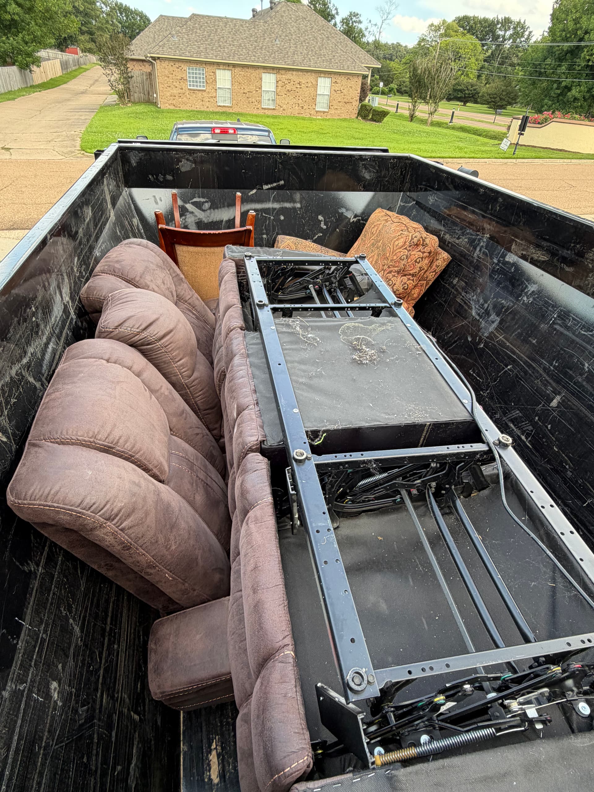 Gallery photos for Furniture and Appliance Removal Done Right in Clinton MS: Image #3