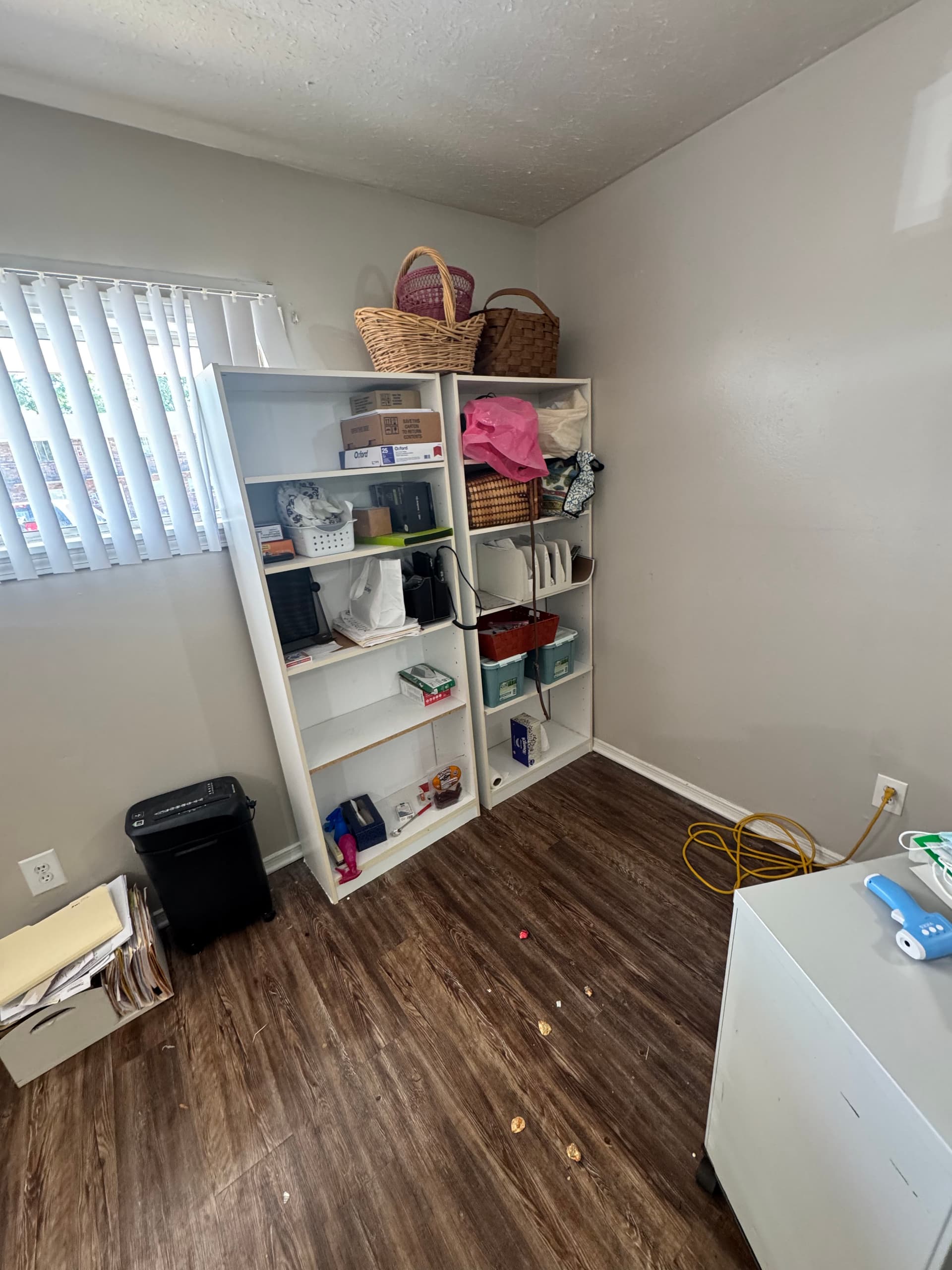 Effortless Apartment Clean Out: Leaving Behind the Clutter image