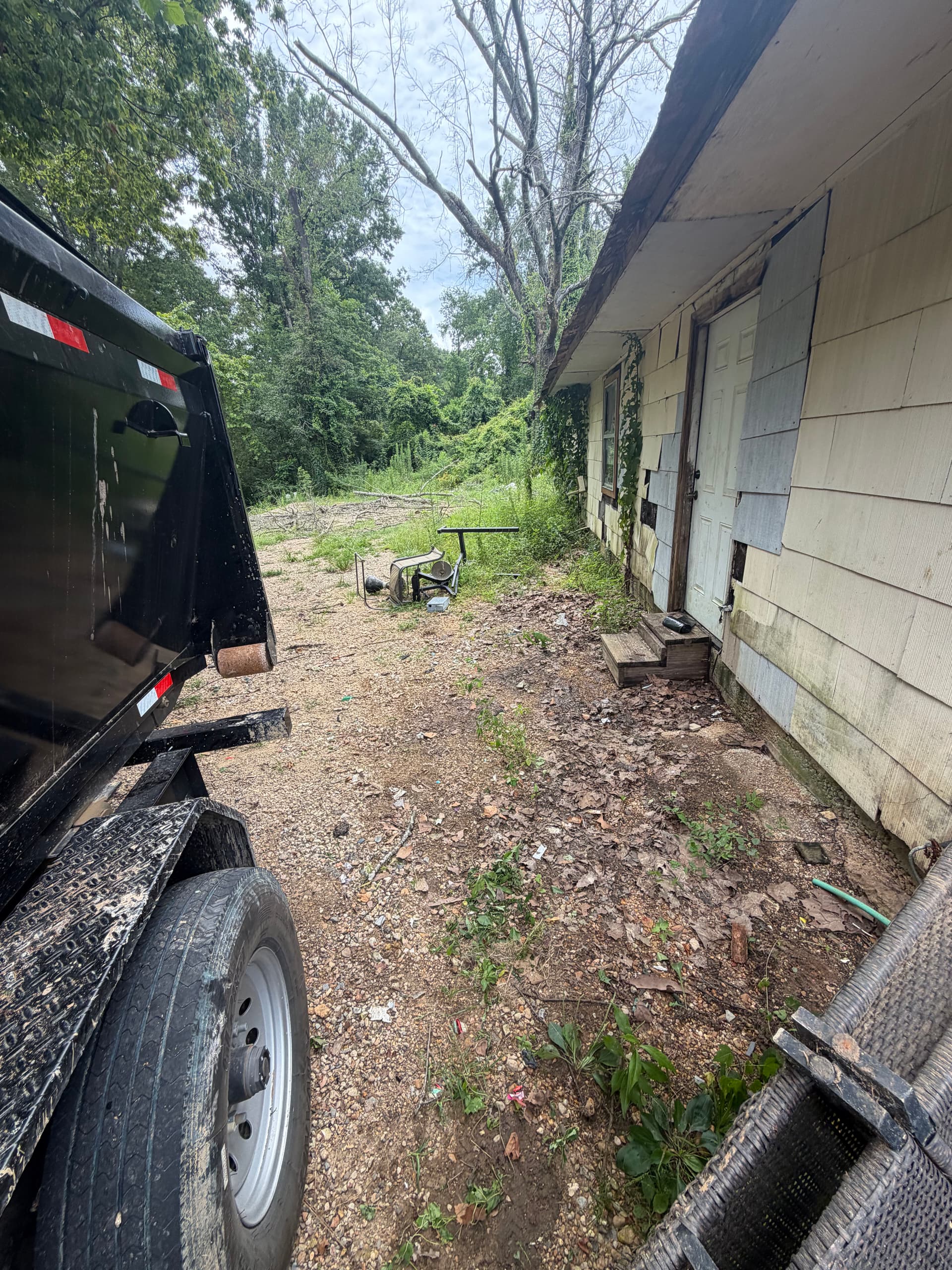 Gallery photos for Major Yard Debris and Bulk Trash Cleanup in Jackson MS: Image #5
