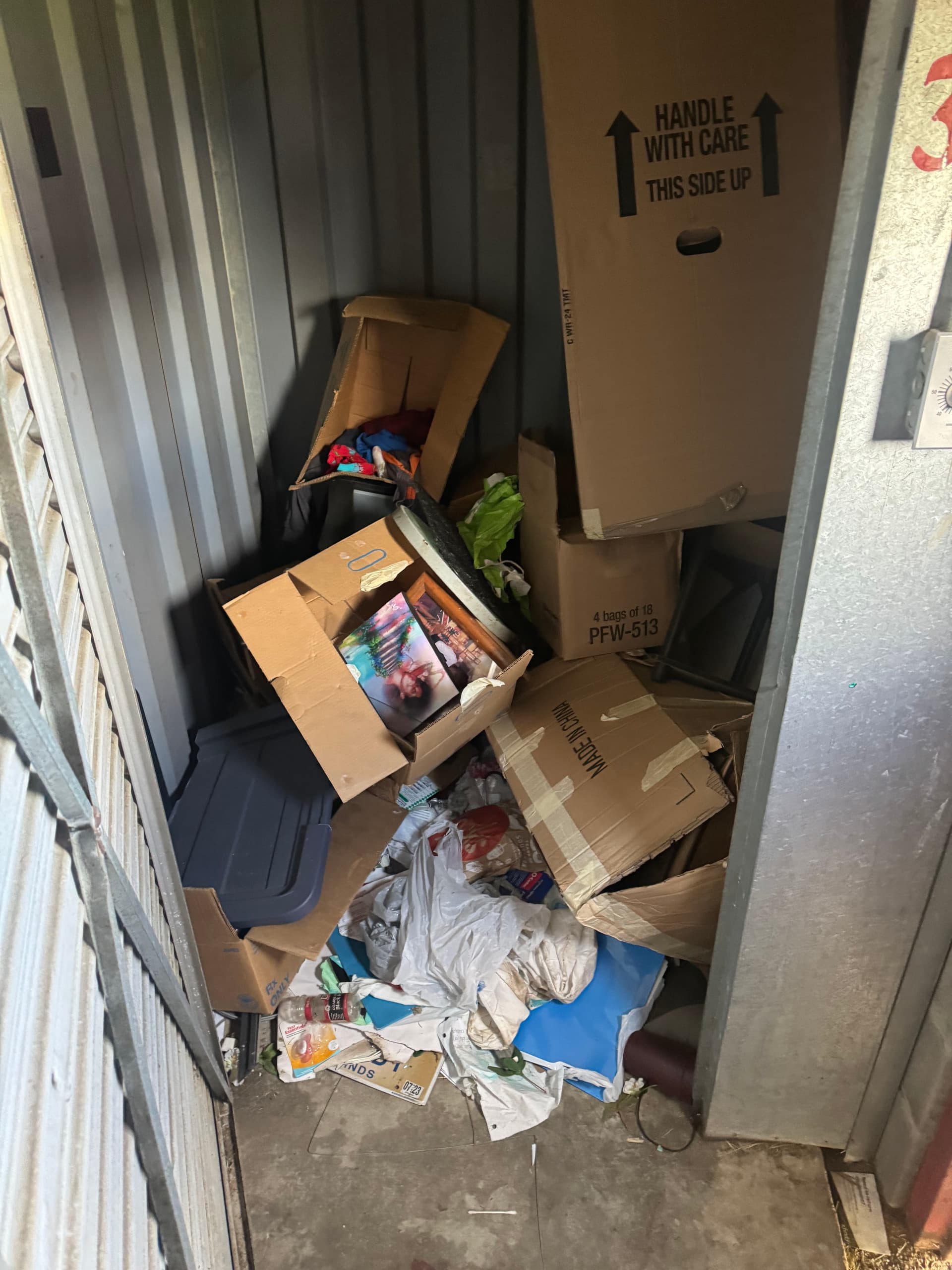 Gallery photos for Taming the Clutter - Mastering Storage Unit Clean Outs: Image #1