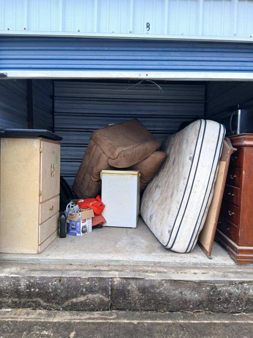 Gallery photos for Storage Unit Cleanout Gets Done Right in Ridgeland MS: Image #1