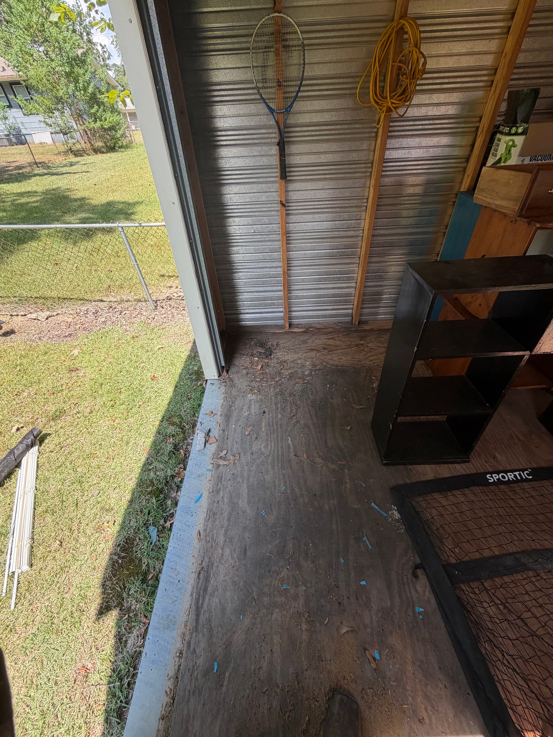 Gallery photos for Pearl MS House Cleanout Including Trampoline Removal: Image #3