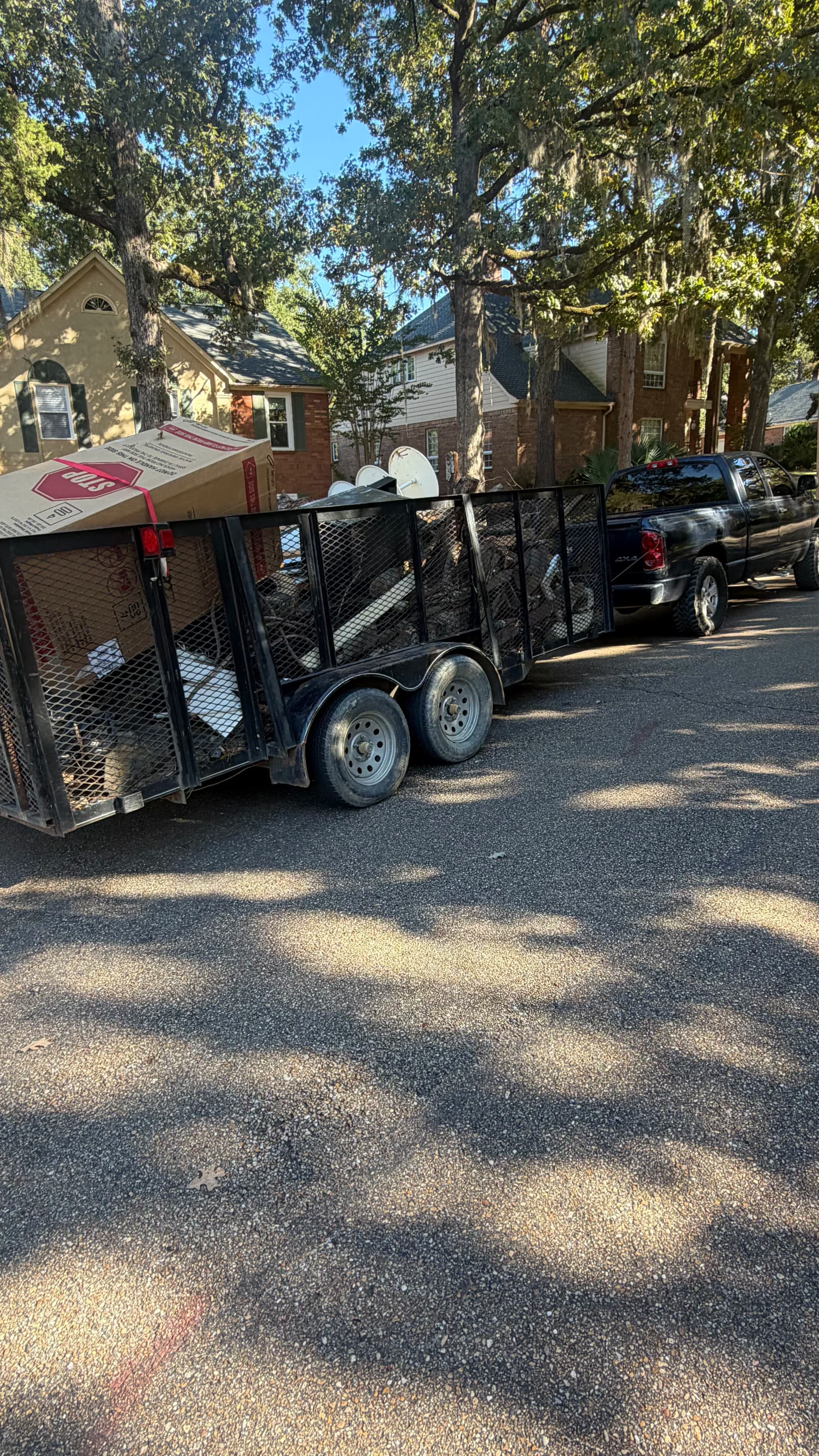 Gallery photos for Outdoor Junk Removal Clears Side of Home in Ridgeland MS: Image #5