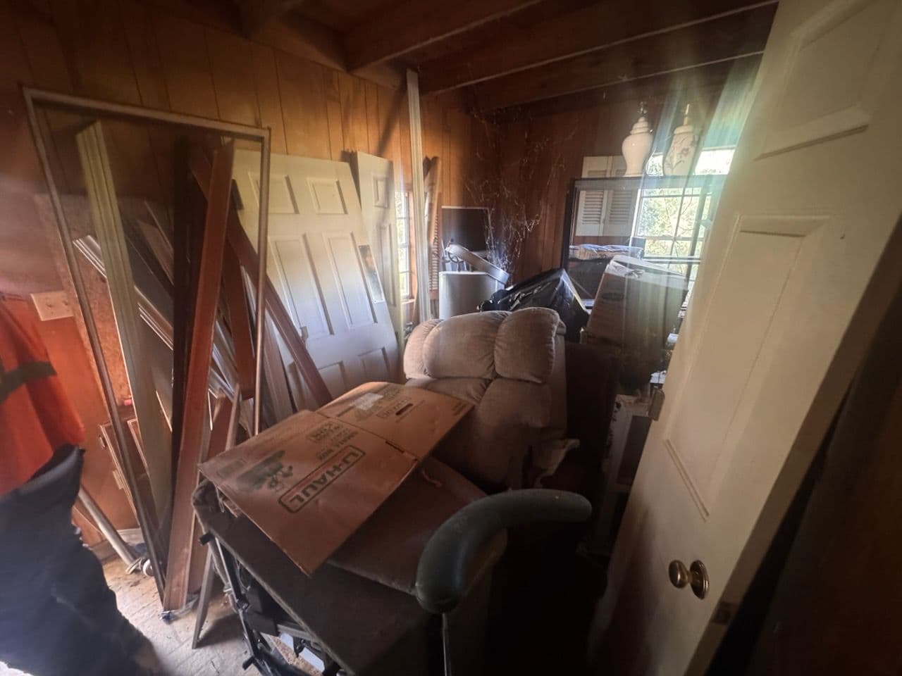 Gallery photos for Tackling Clutter in Brandon: Image #2