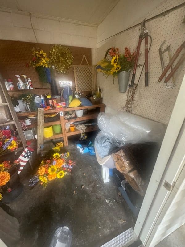 Gallery photos for Efficient Shed Cleanout in Vicksburg MS: Image #3