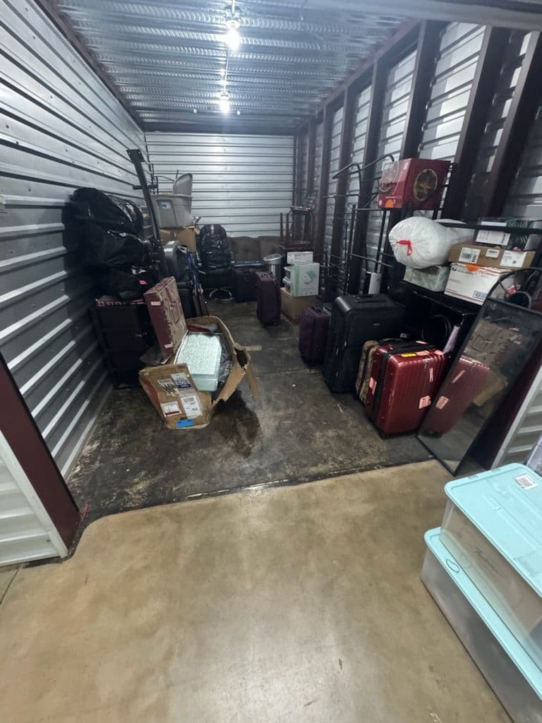 Gallery photos for Effortless Storage Unit Clear Out in Ridgeland MS: Image #2