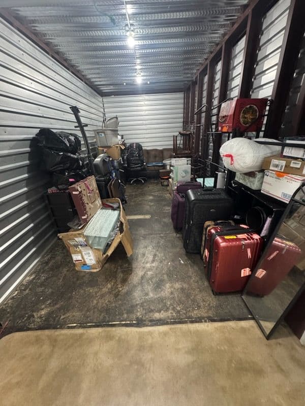 Gallery photos for Effortless Storage Unit Clear Out in Ridgeland MS: Image #3
