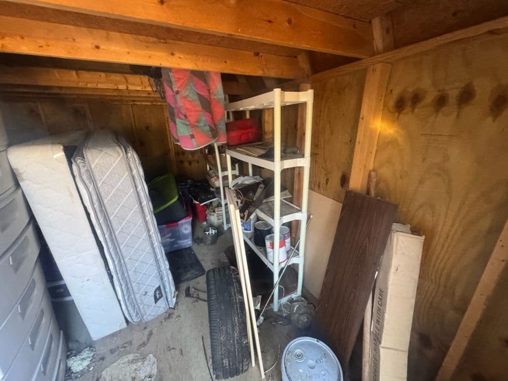 Efficient Shed Cleanout in Vicksburg MS