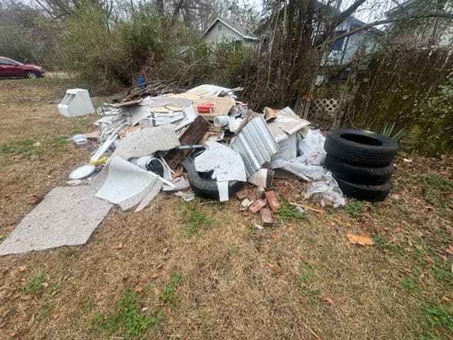 Project Say Goodbye to Backyard Clutter with Advanced Junk Removal image