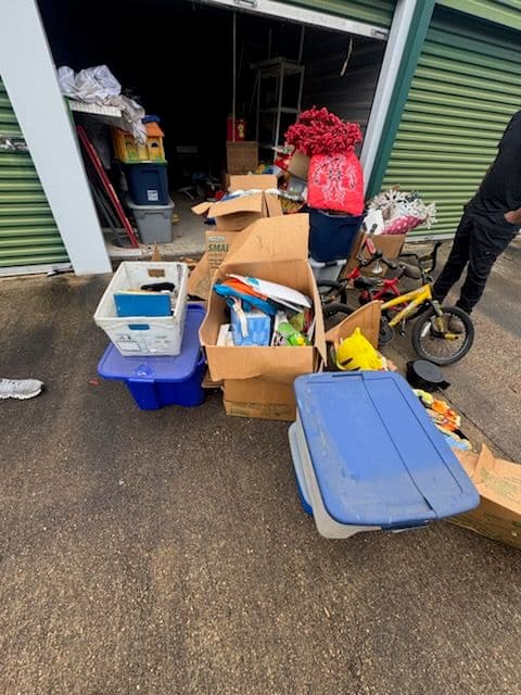 Gallery photos for Efficient Storage Unit Clean Out in Flowood MS: Image #3